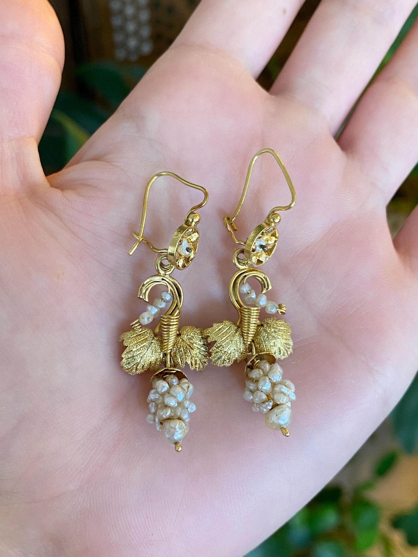 Vintage Solid 14k Yellow Gold Pearls Grape Vine Dangle Earrings