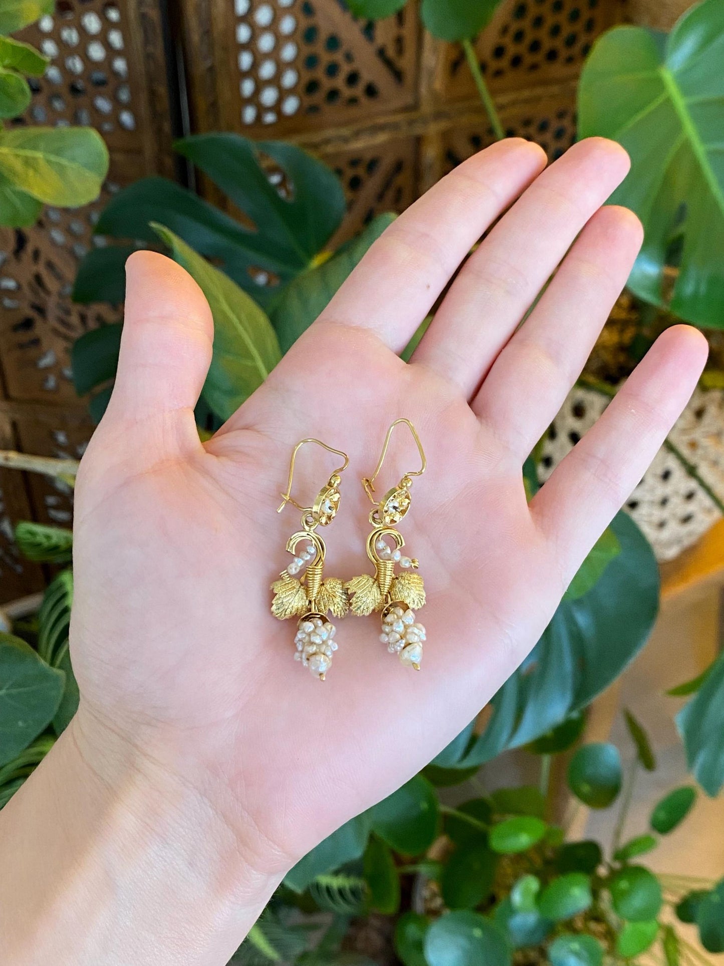 Vintage Solid 14k Yellow Gold Pearls Grape Vine Dangle Earrings