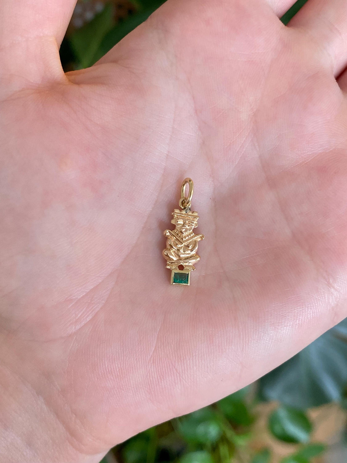 Vintage 18k Yellow Gold Emerald Inca Charm
