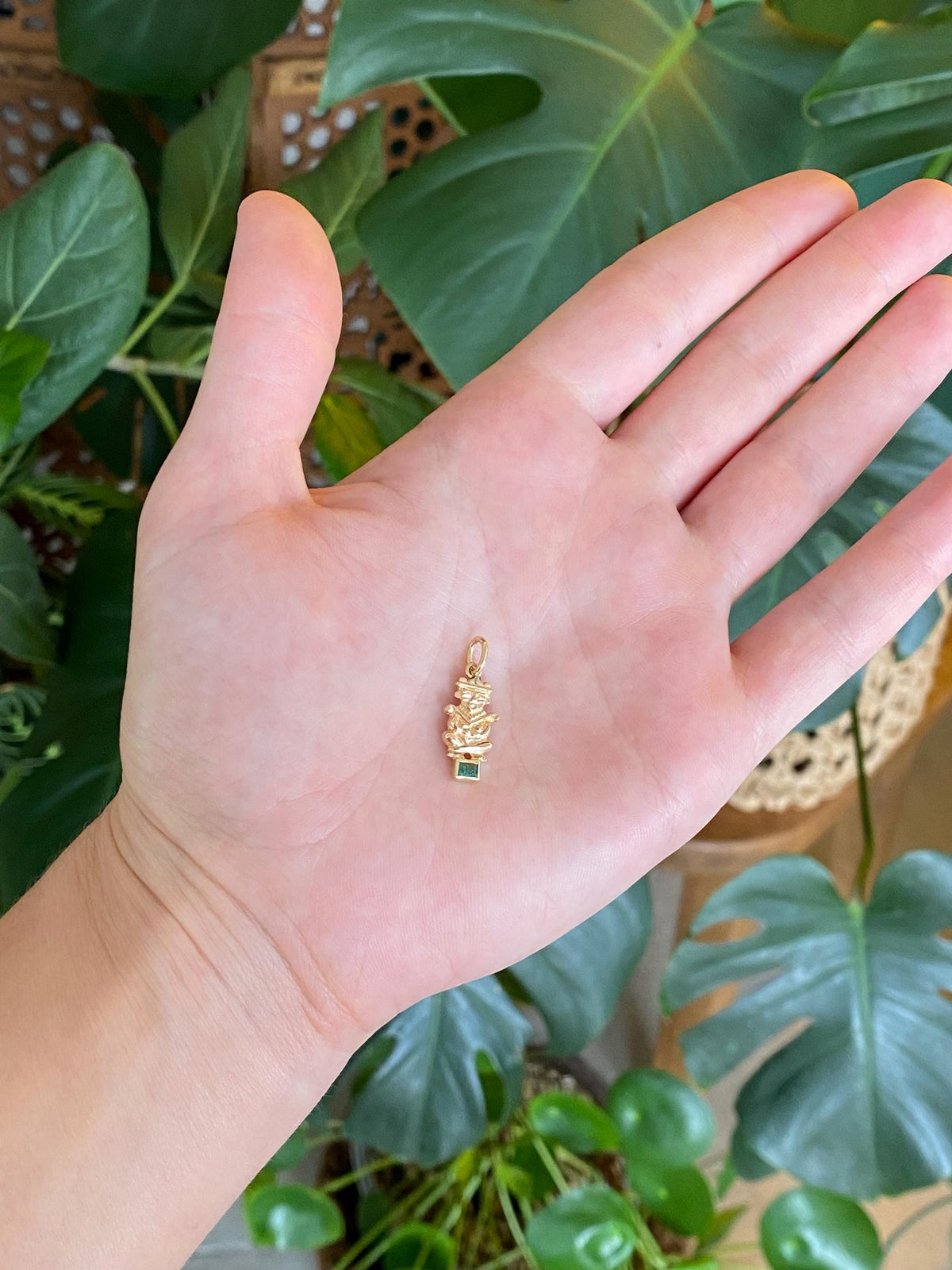 Vintage 18k Yellow Gold Emerald Inca Charm