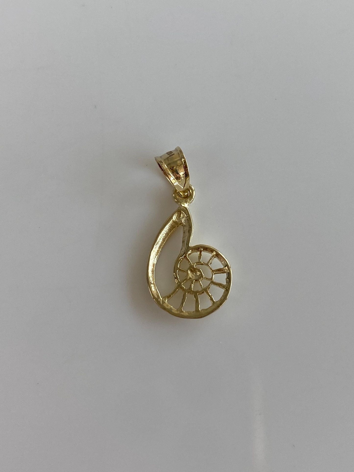 Vintage Solid 14k Yellow Gold Diamond Cut Nautilus Shell Charm