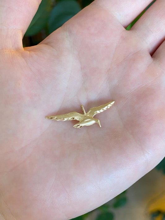 Vintage Solid 14k Yellow Gold Diamond Cut Bird Charm