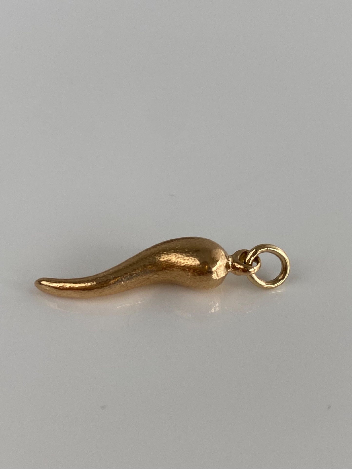 Vintage 18k Yellow Gold Textured Italian Horn Charm