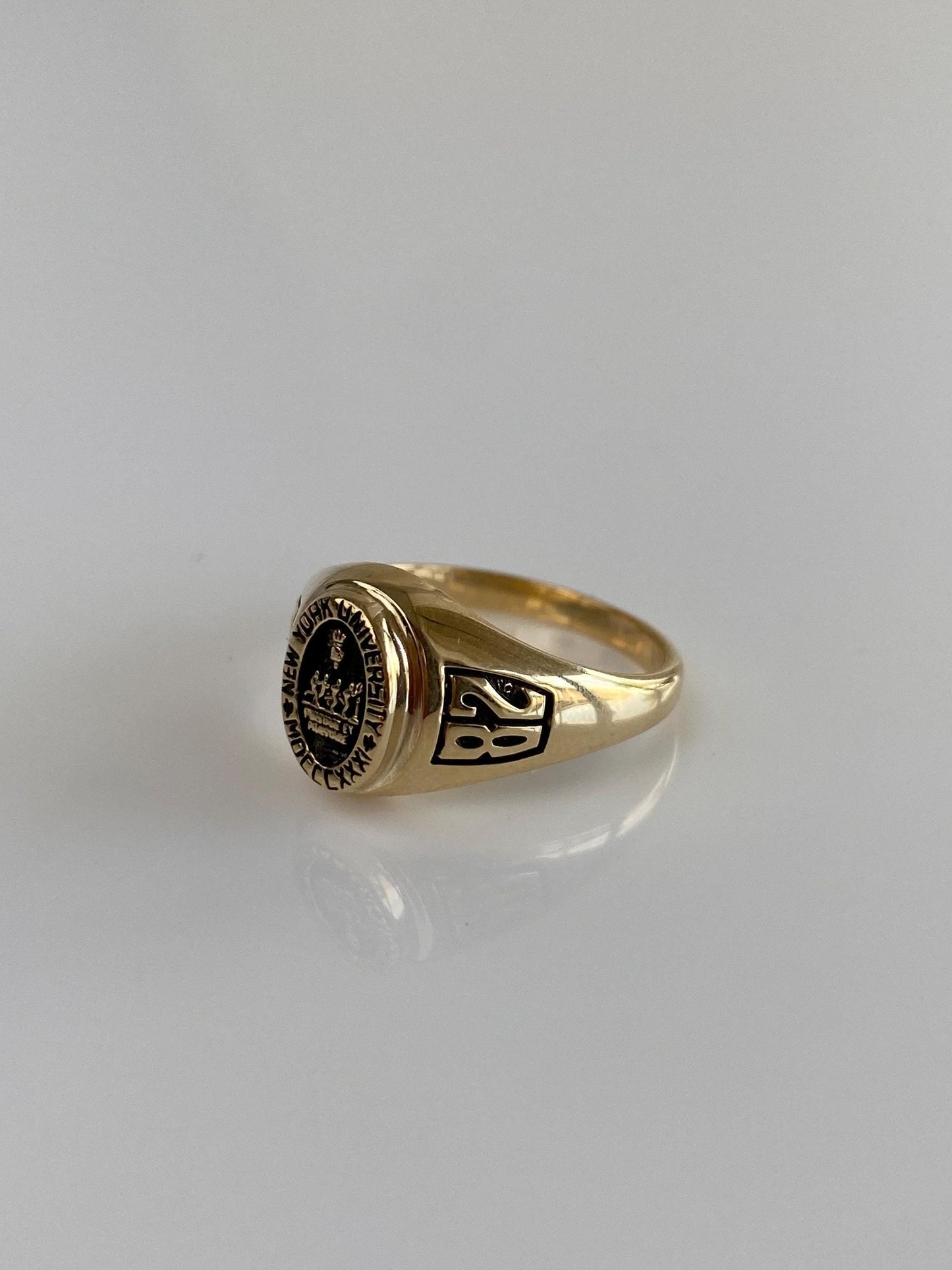 Vintage Solid 10k Yellow Gold 1982 NYU Class Ring - Size 6.25