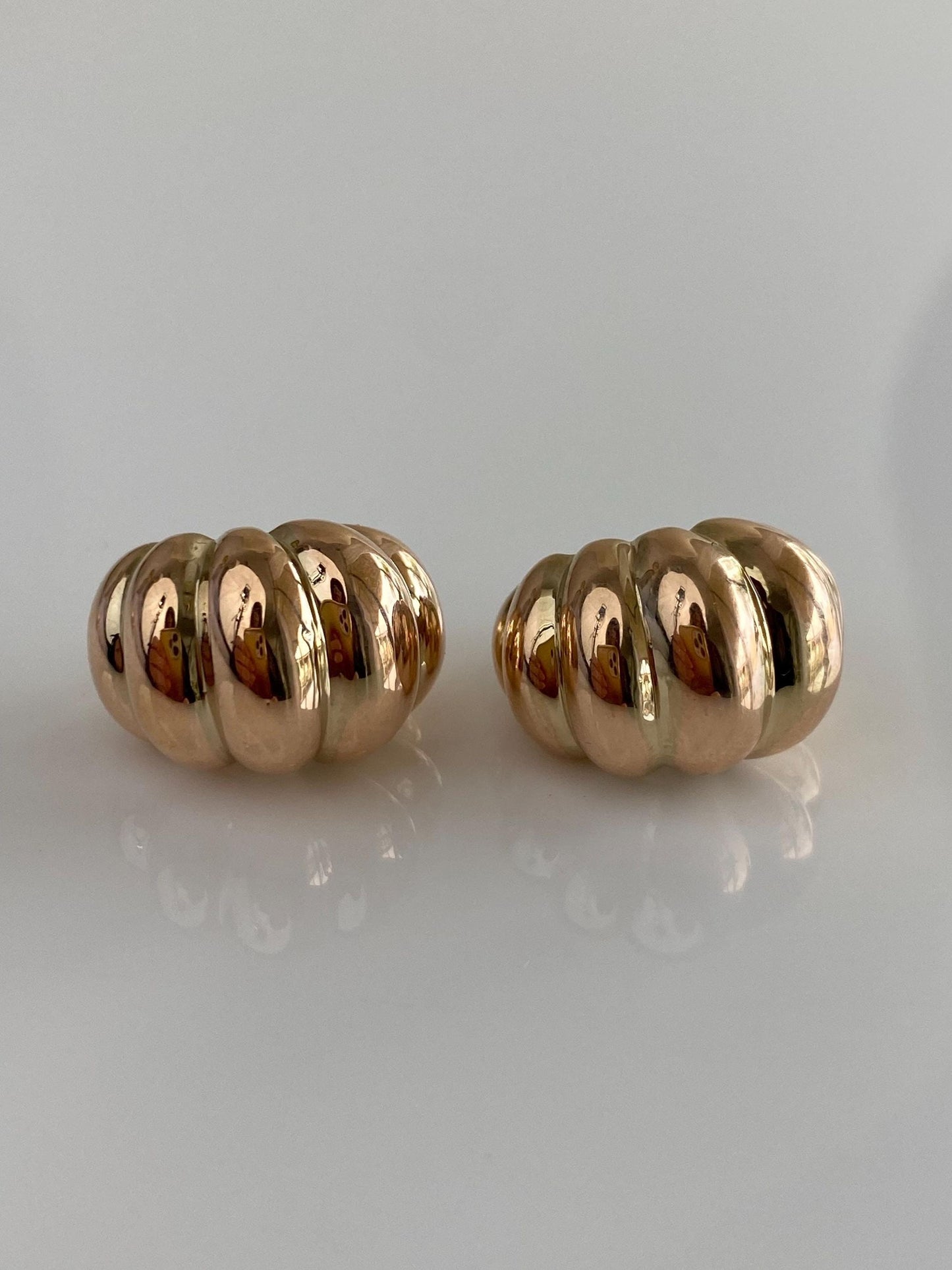Vintage 14k Rosey Gold Chunky Scalloped Hoop Earrings