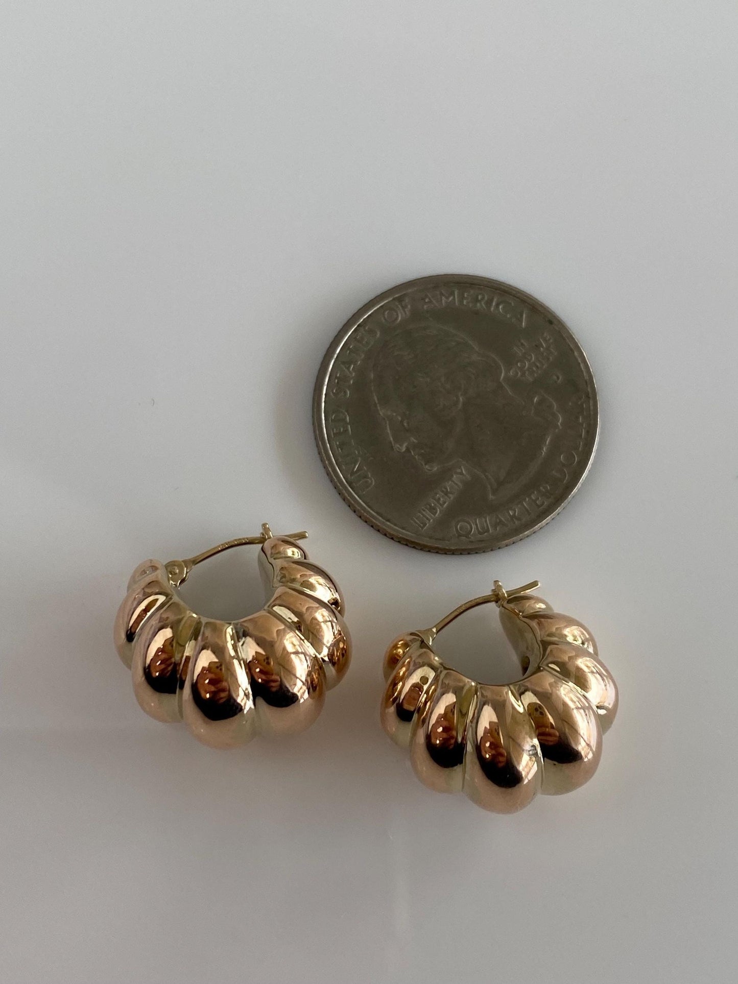 Vintage 14k Rosey Gold Chunky Scalloped Hoop Earrings