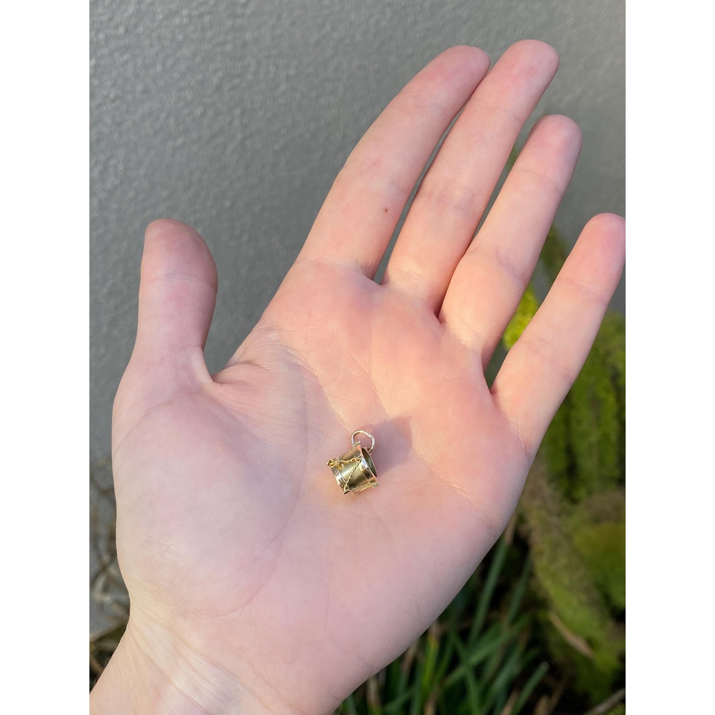 Vintage 10k Yellow Gold Abalone Drum Charm