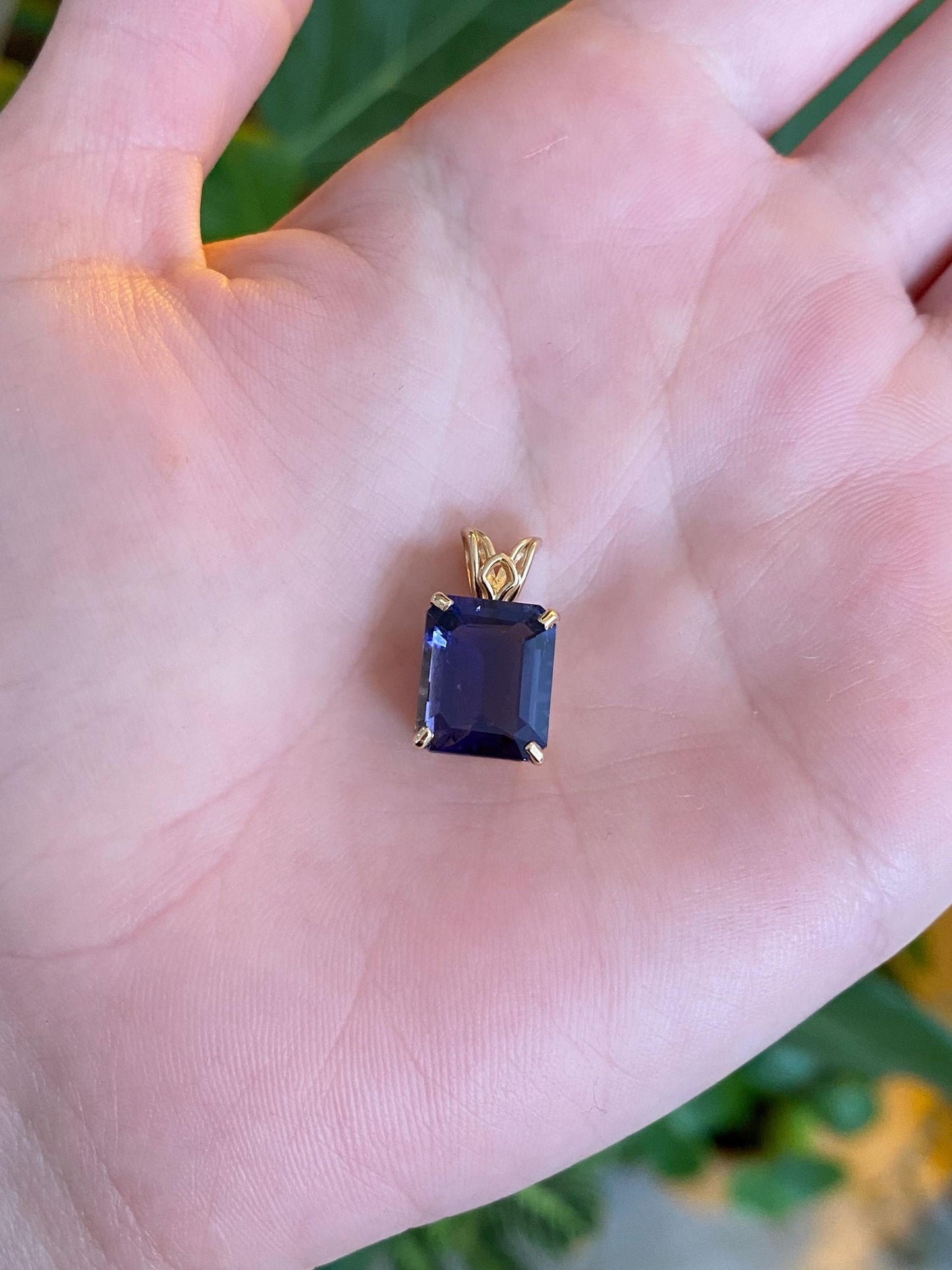 Vintage Solid 14k Yellow Gold Iolite Charm