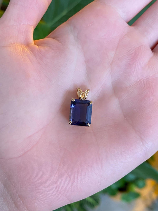 Vintage Solid 14k Yellow Gold Iolite Charm