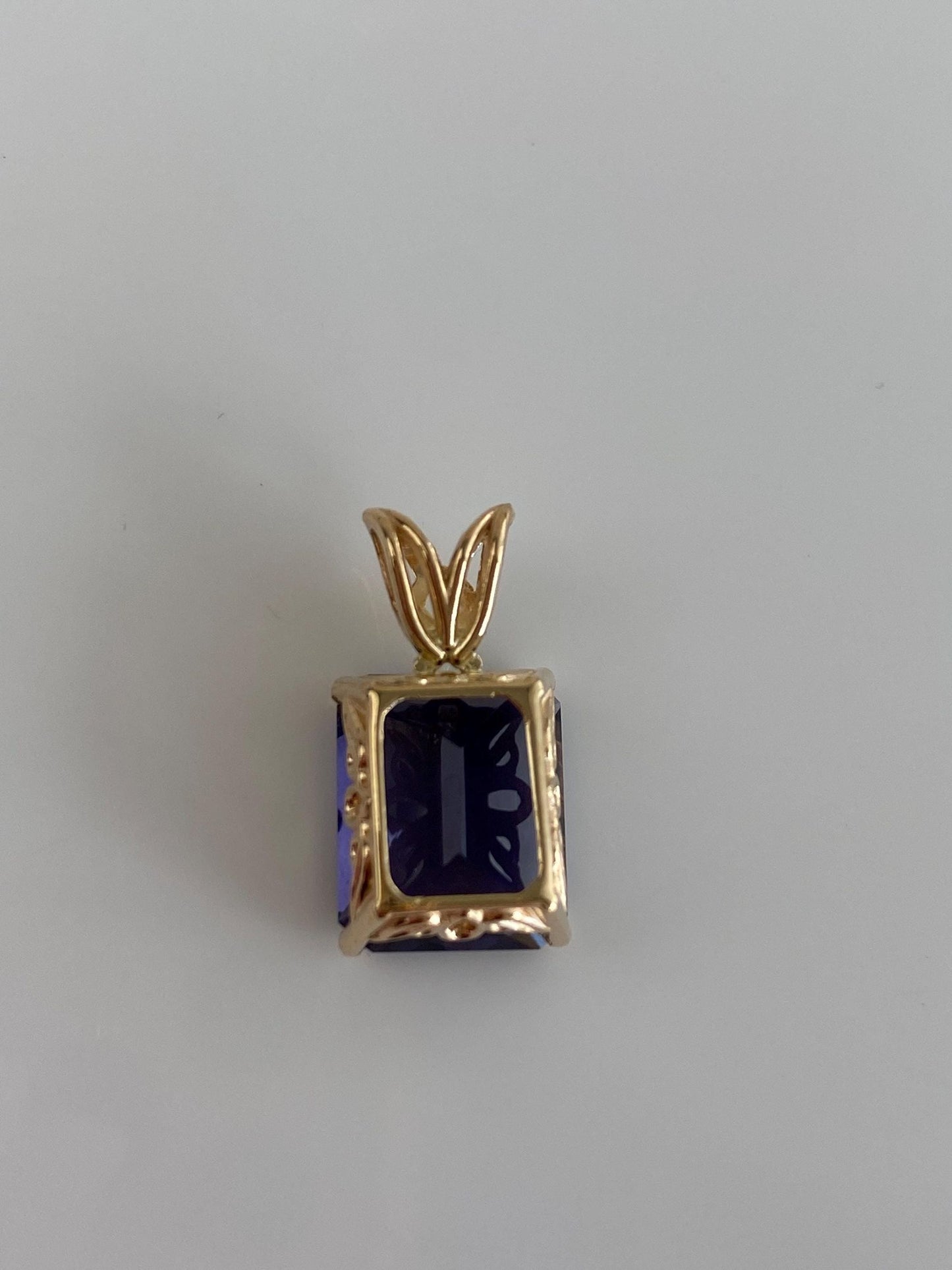 Vintage Solid 14k Yellow Gold Iolite Charm