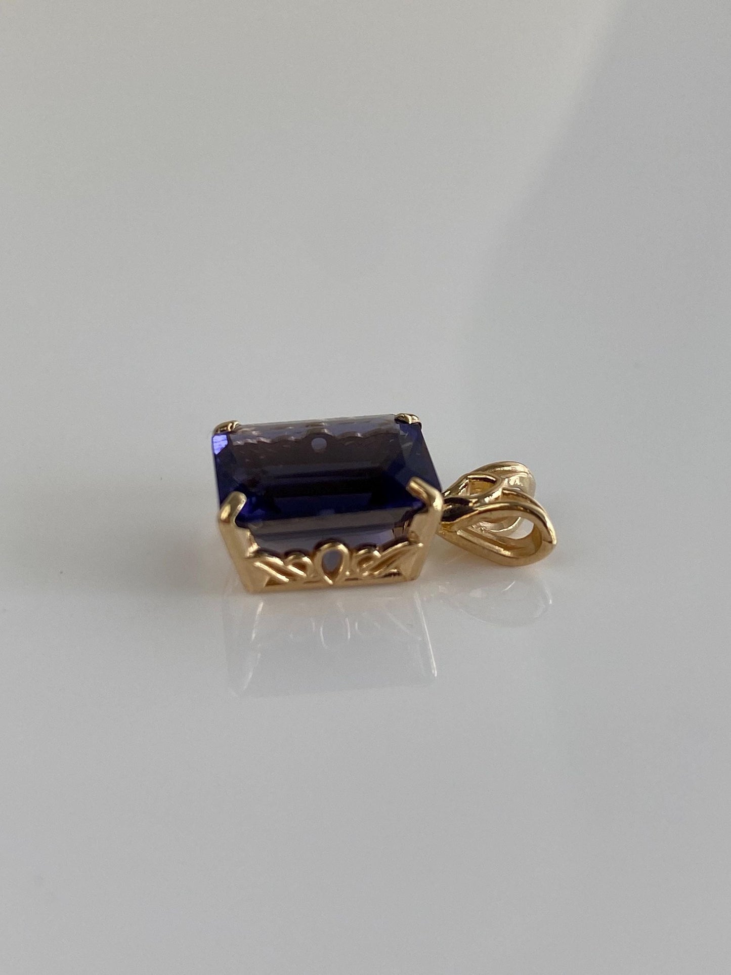 Vintage Solid 14k Yellow Gold Iolite Charm