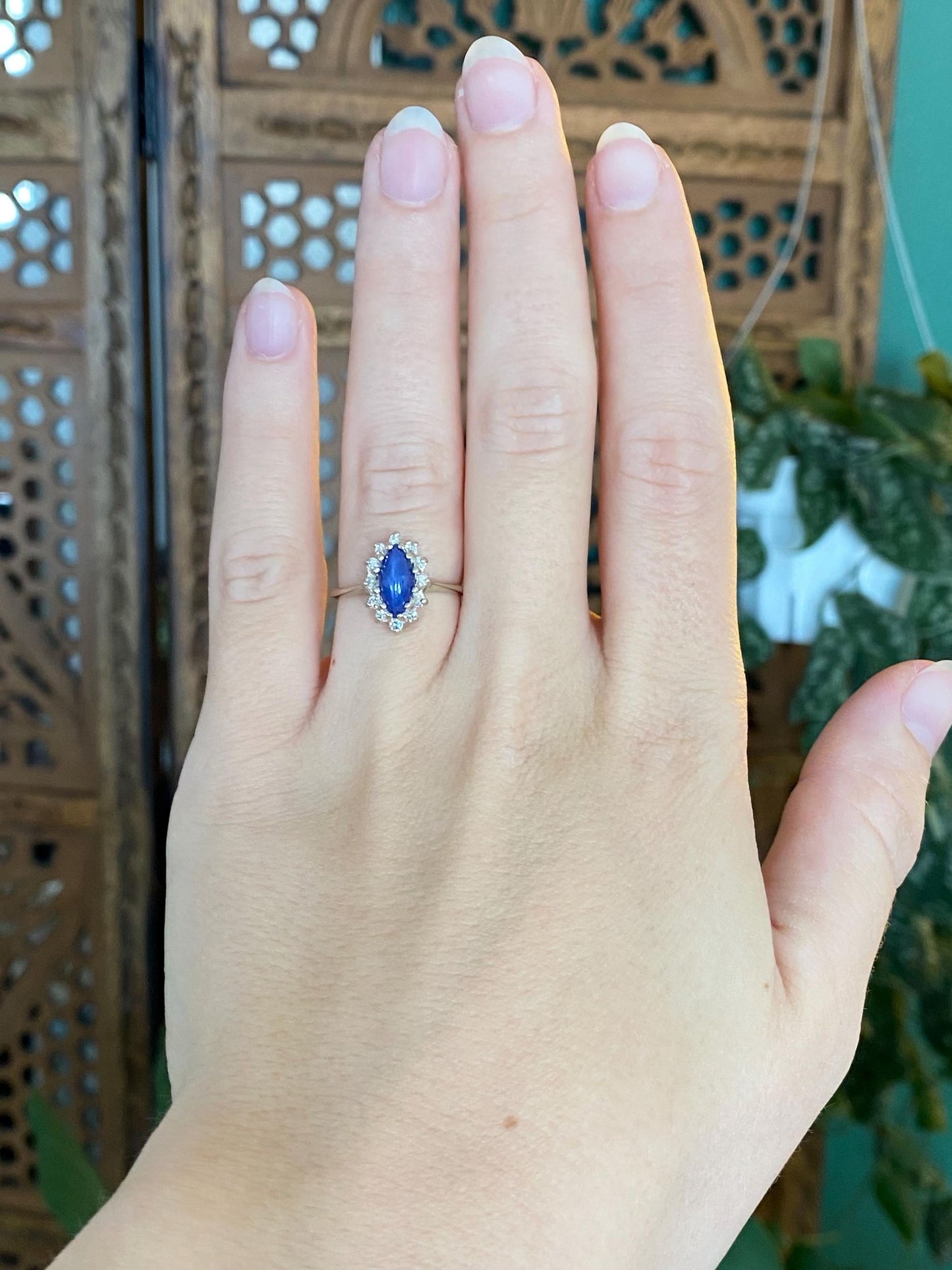 Vintage Solid 14k White Gold Clear Sapphire Halo Blue Star Sapphire Ring - Size 5.25