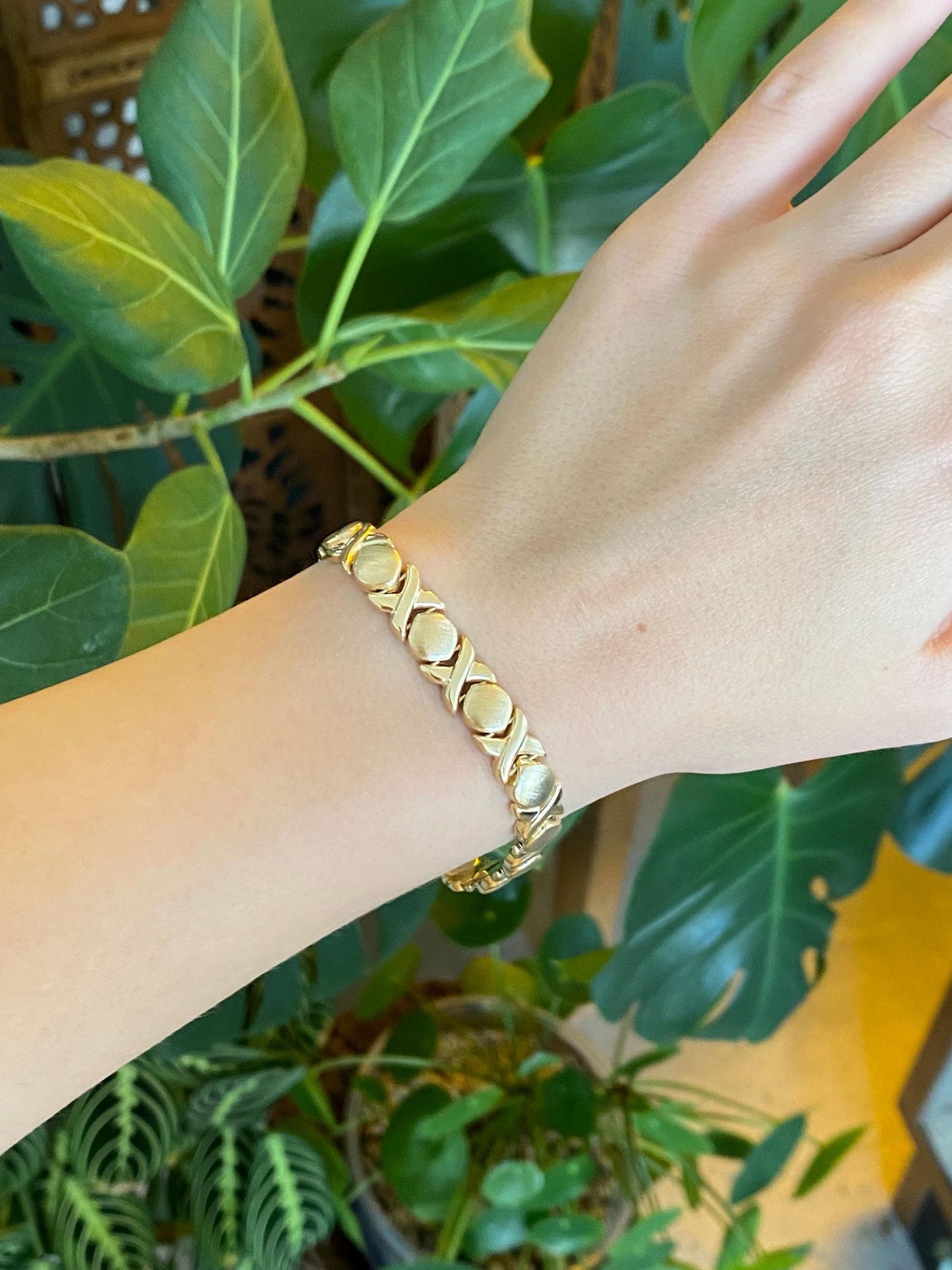 Vintage Solid 14k Yellow Gold Satin Shiny XO Link Bracelet - 7 inches