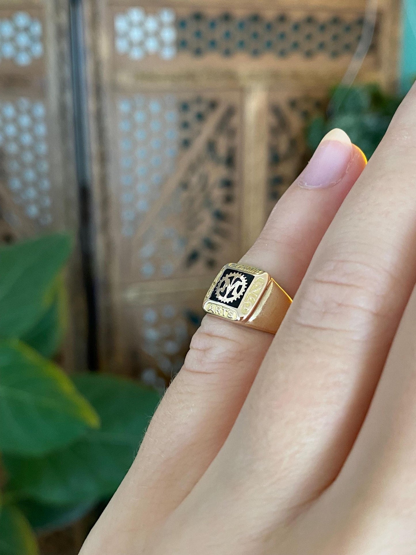 Vintage Solid 10k Yellow Gold Black Enamel Mechanical Arts 1925 Signet Ring - Size 2.25