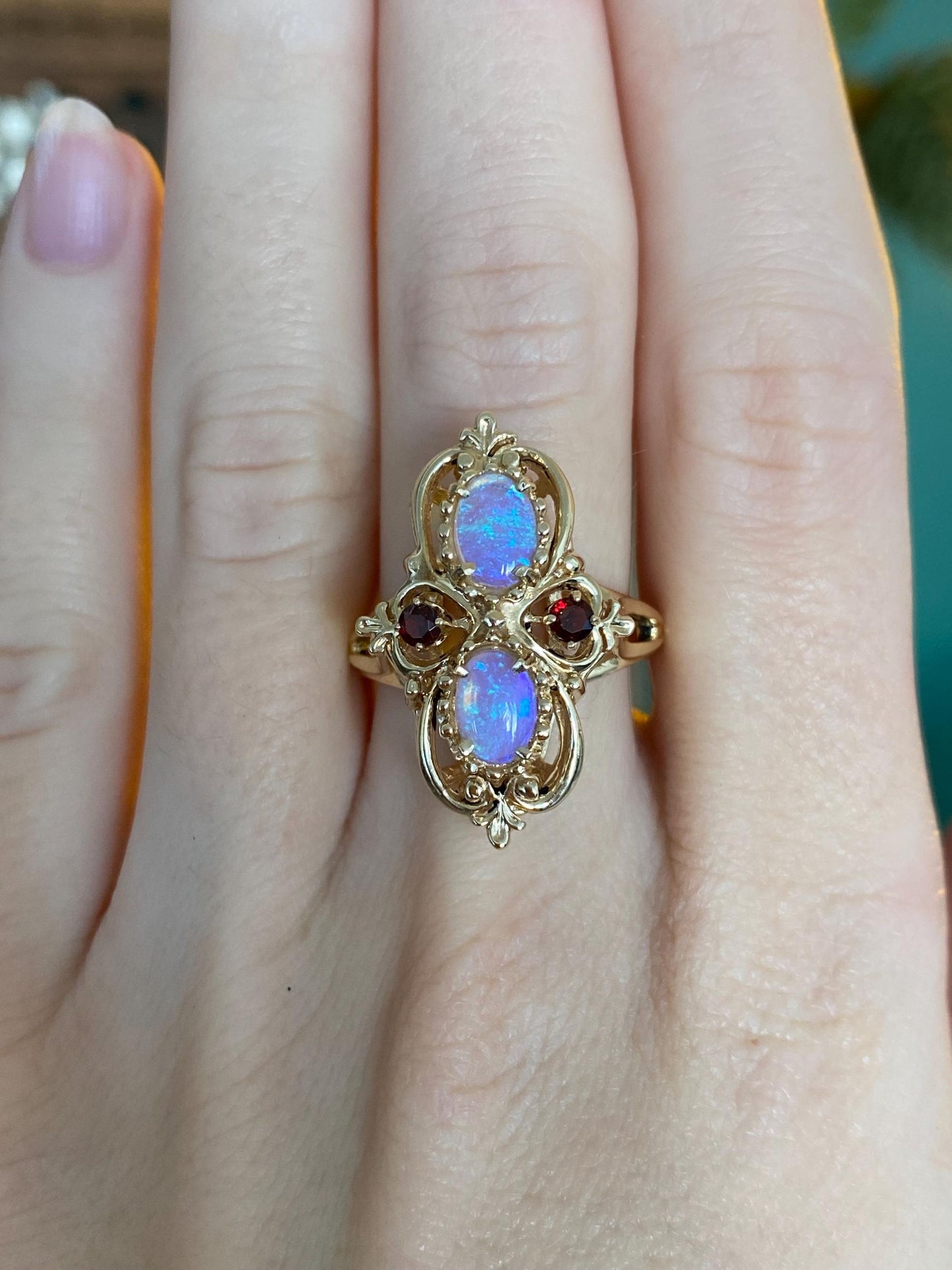 Vintage Solid 14k Yellow Gold Opal Garnet Ring - Size 7.5