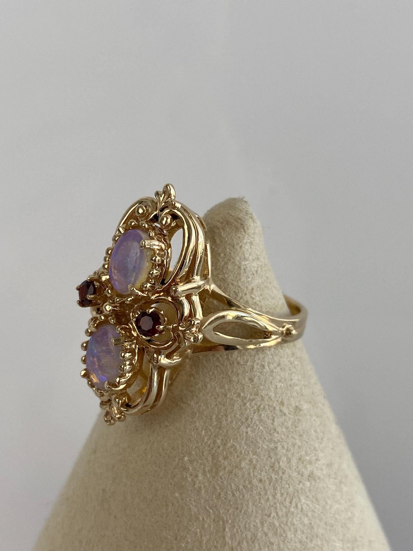 Vintage Solid 14k Yellow Gold Opal Garnet Ring - Size 7.5