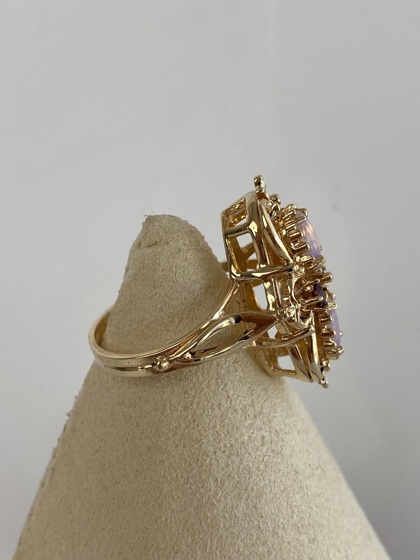 Vintage Solid 14k Yellow Gold Opal Garnet Ring - Size 7.5