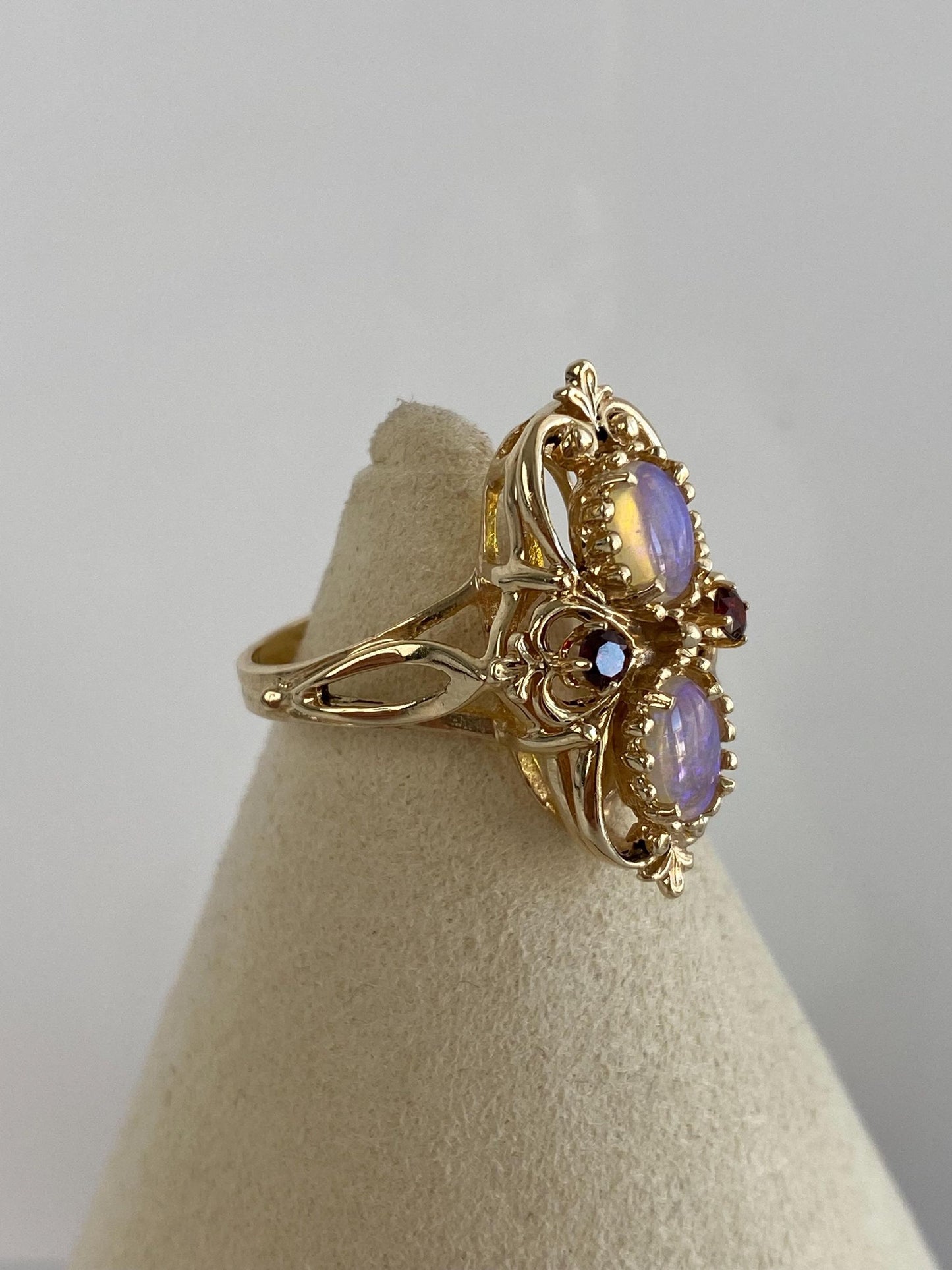 Vintage Solid 14k Yellow Gold Opal Garnet Ring - Size 7.5