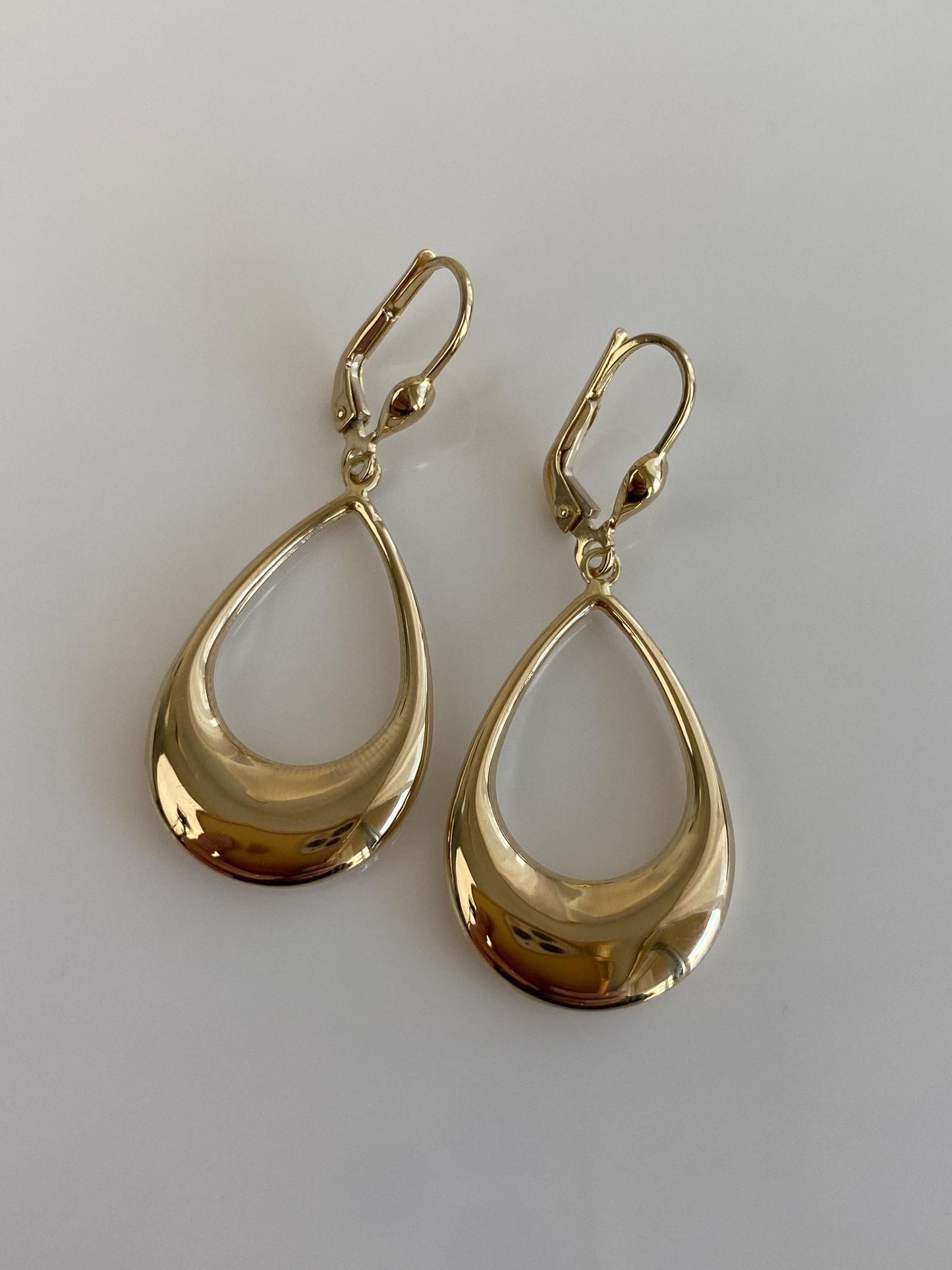 Vintage 14k Yellow Gold Open Teardrop Dangle Earrings