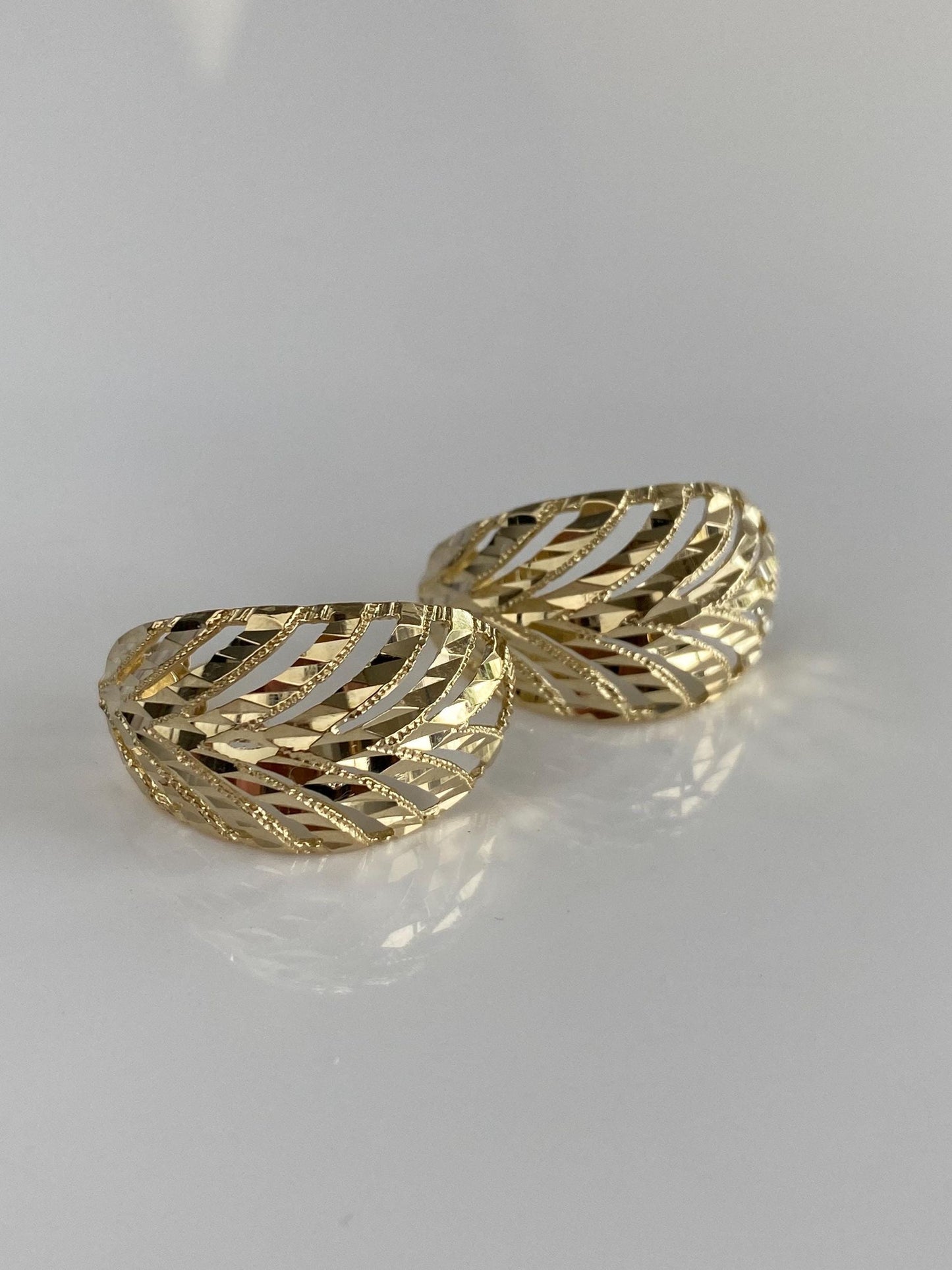 Vintage Solid 14k Yellow Gold Diamond Cut Drop Earrings
