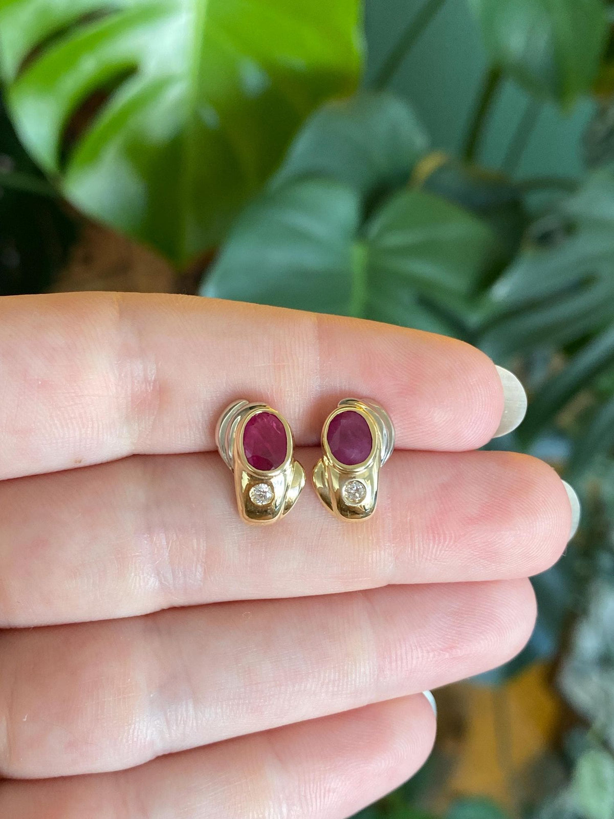 Vintage Solid 18k White & Yellow Gold Ruby Diamond Drop Earrings