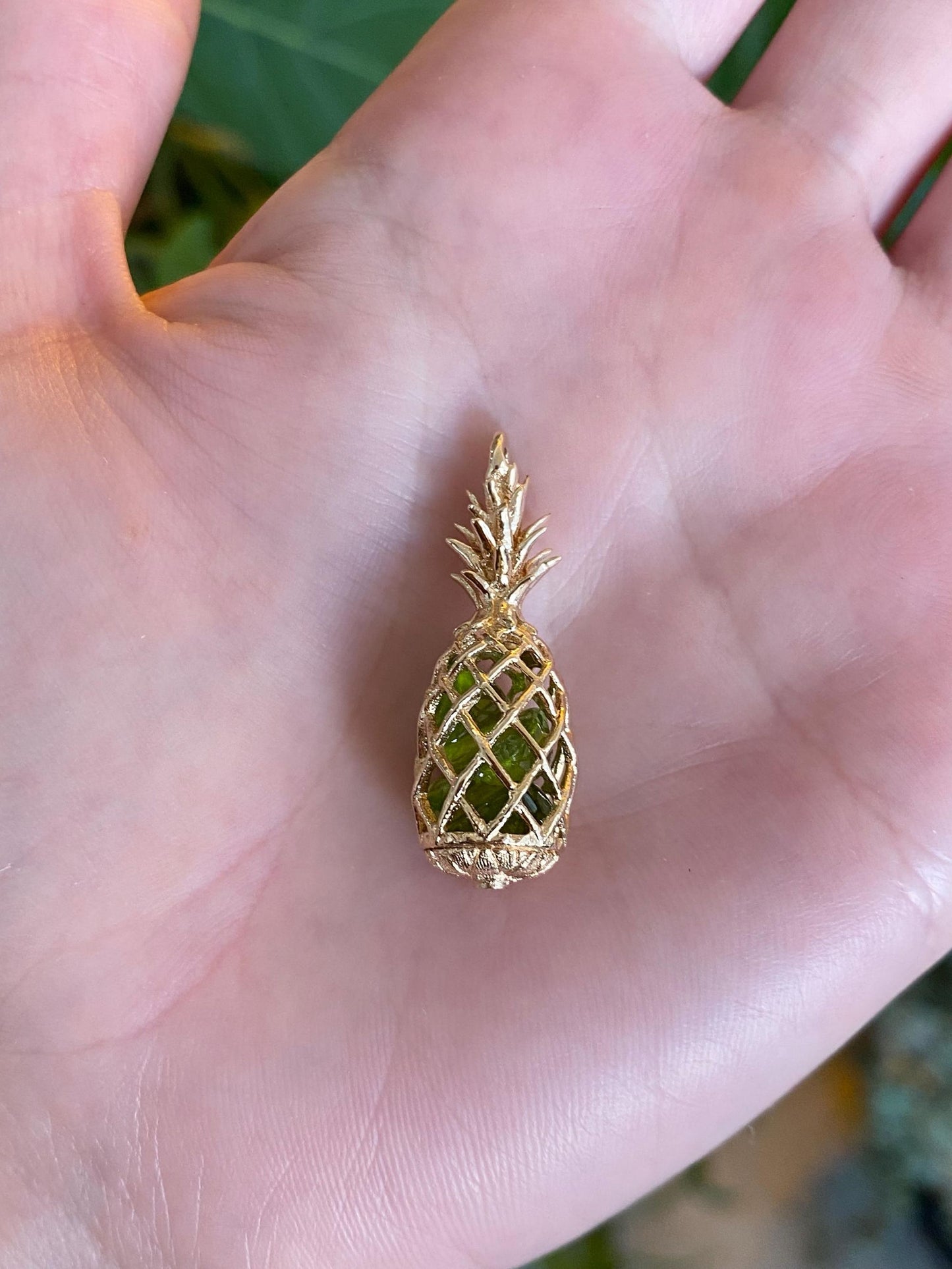 Vintage Solid 14k Yellow Gold Peridot Open Work Pineapple Shaker Charm