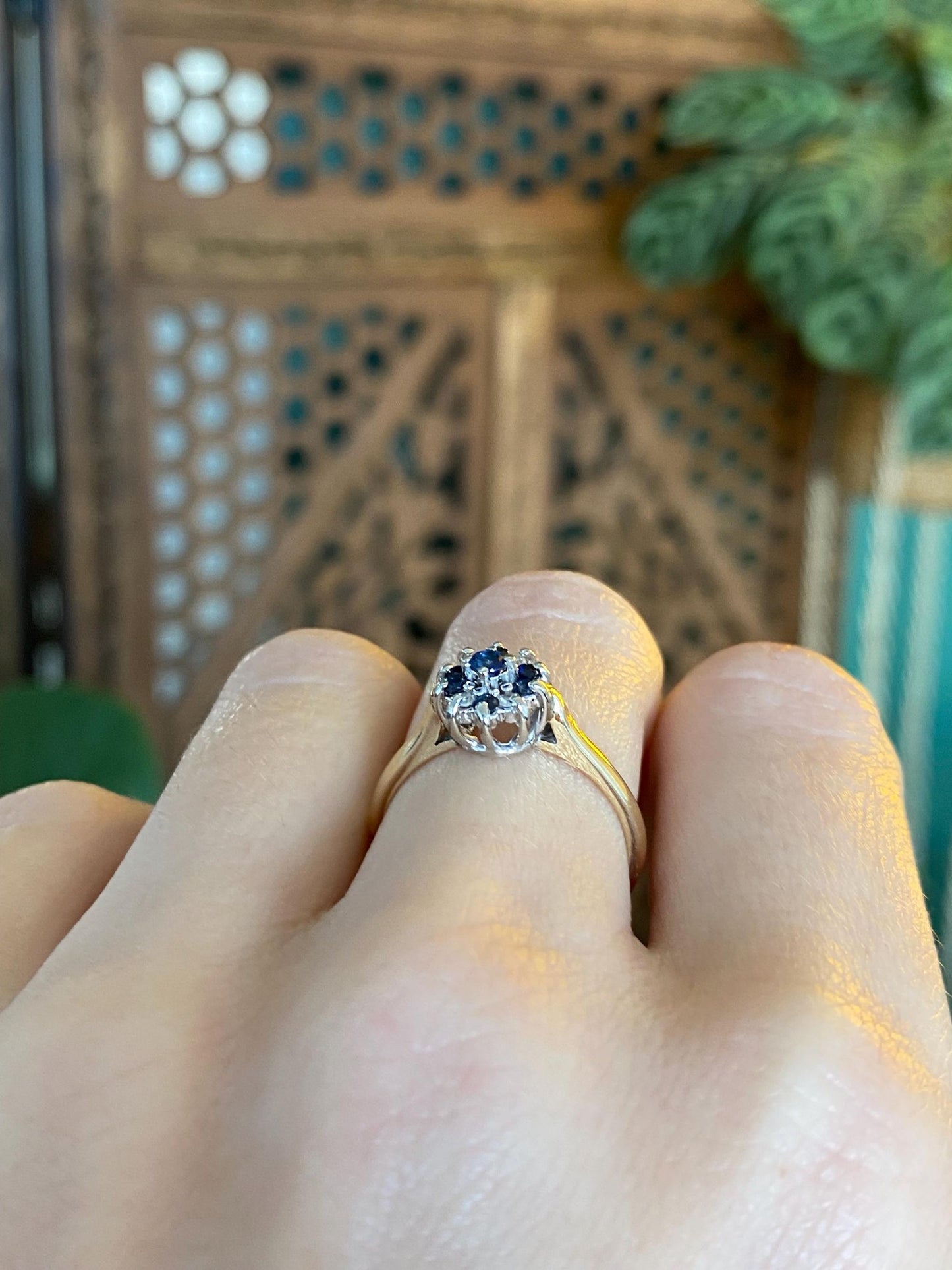 Vintage Solid 14k Yellow Gold Diamond Blue Sapphire Flower Ring - Size 6.25