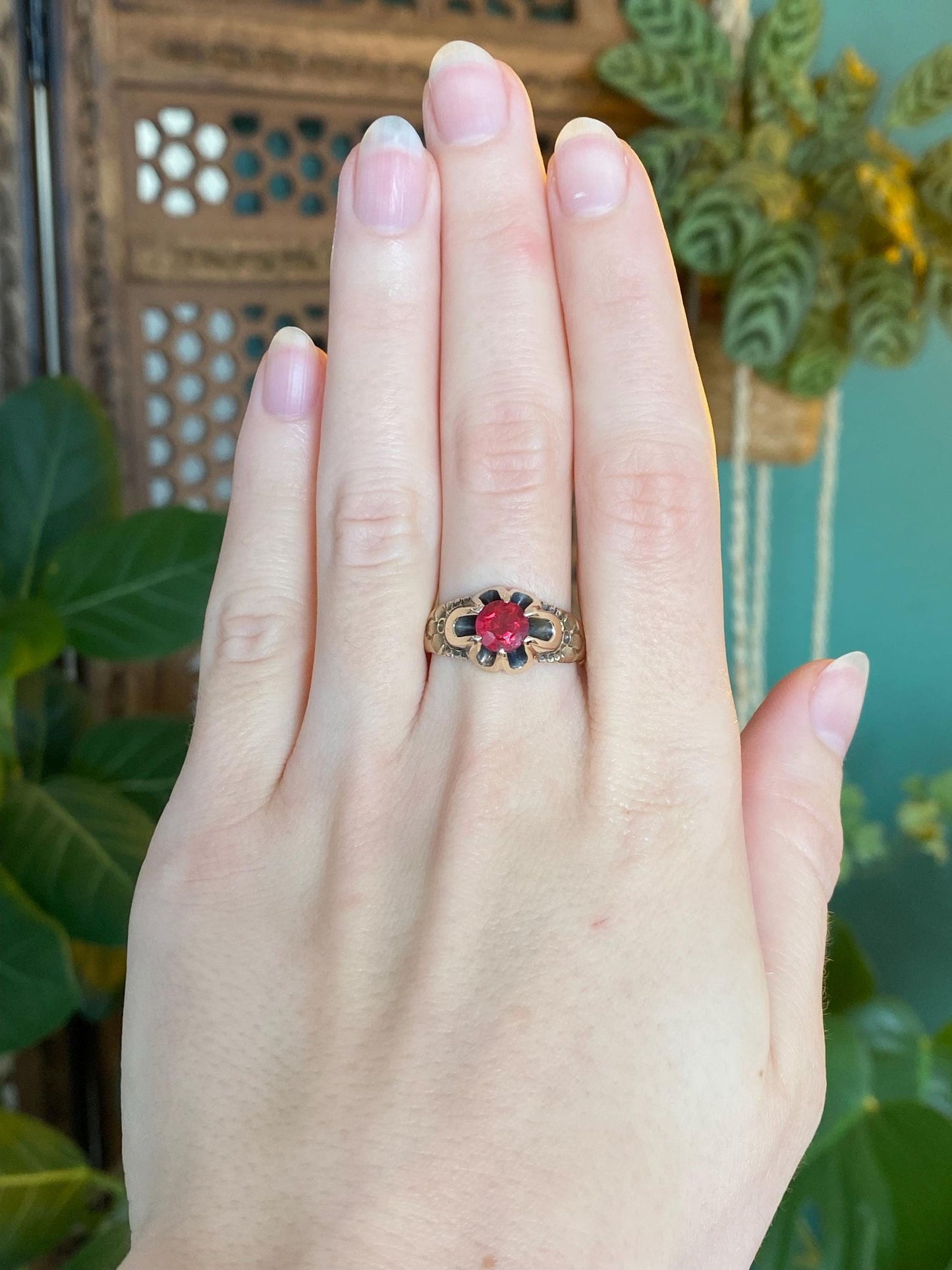 Vintage Solid 9k Yellow Gold Red Cubic Zirconia Ring - Size 8.75
