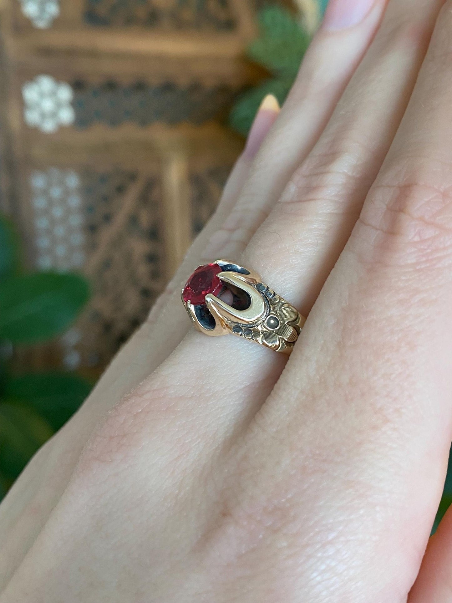 Vintage Solid 9k Yellow Gold Red Cubic Zirconia Ring - Size 8.75