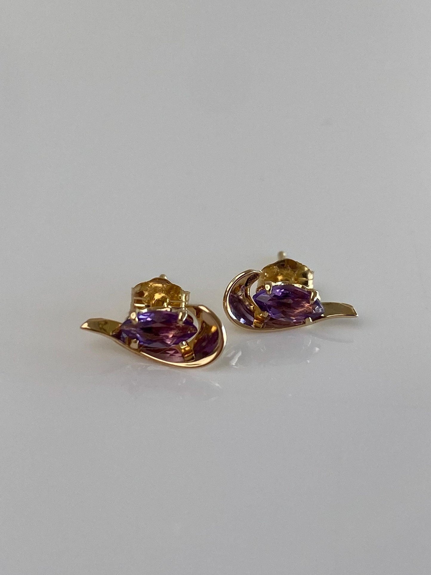 Vintage Solid 14k Yellow Gold Amethyst Stud Earrings