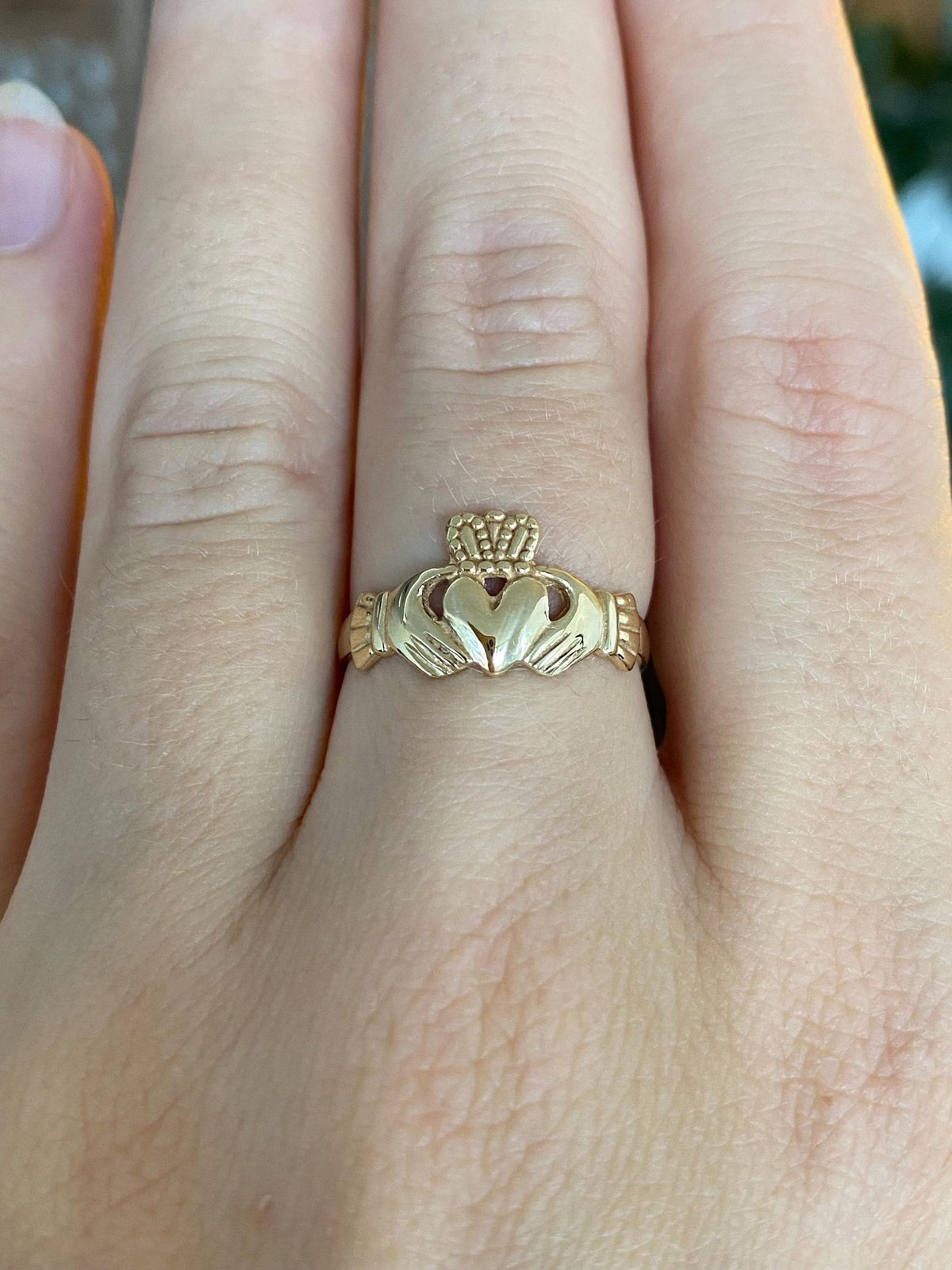 Vintage Solid 14k Yellow Gold Claddaugh Ring - Size 6.5