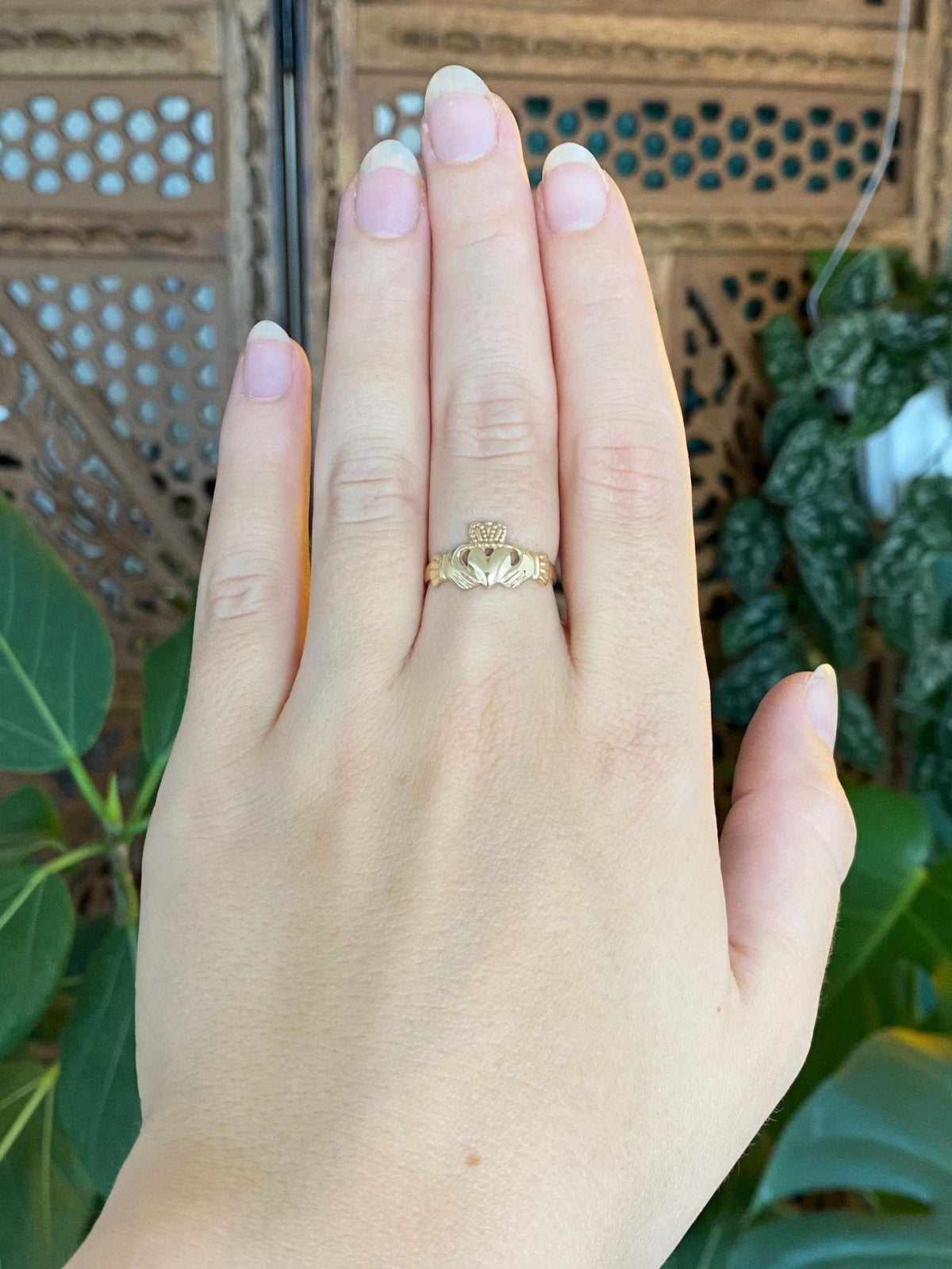 Vintage Solid 14k Yellow Gold Claddaugh Ring - Size 6.5