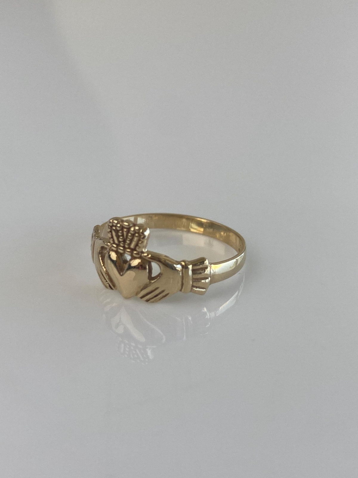 Vintage Solid 14k Yellow Gold Claddaugh Ring - Size 6.5