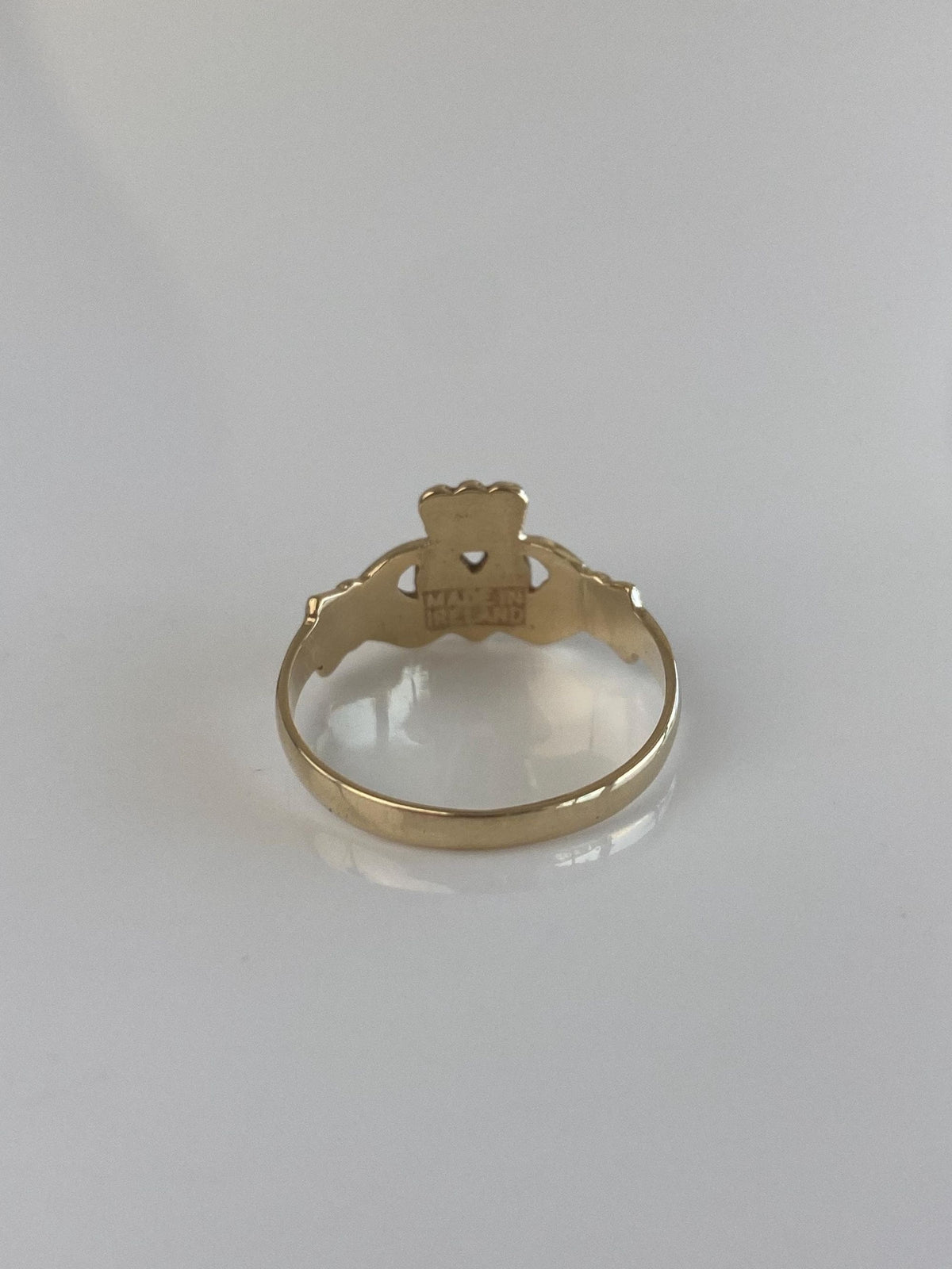 Vintage Solid 14k Yellow Gold Claddaugh Ring - Size 6.5