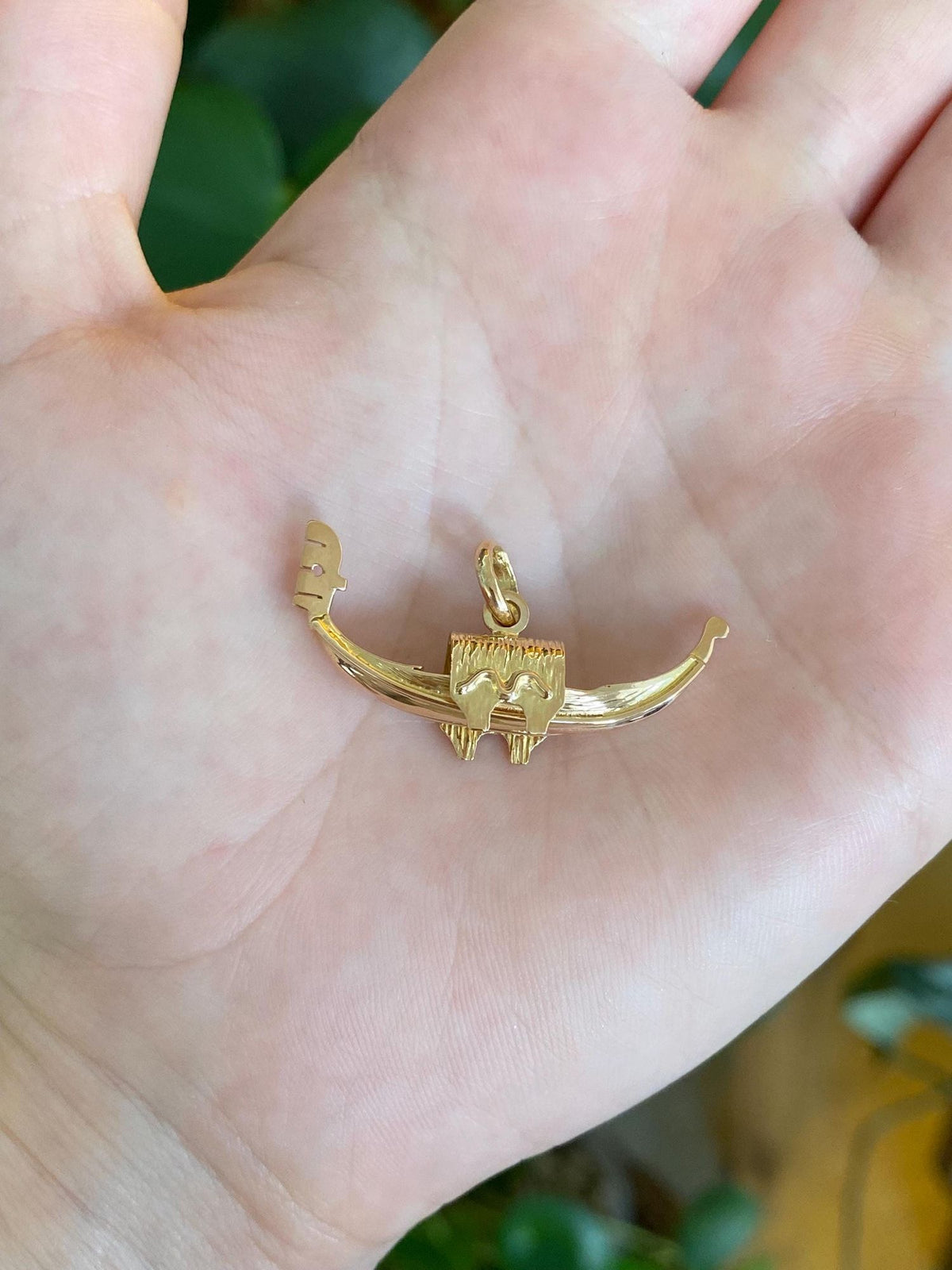 Vintage Solid 18k Yellow Gold Gondola Charm
