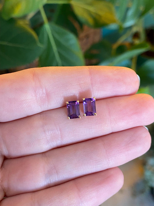 Vintage Solid 14k Yellow Gold Amethyst Stud Earrings