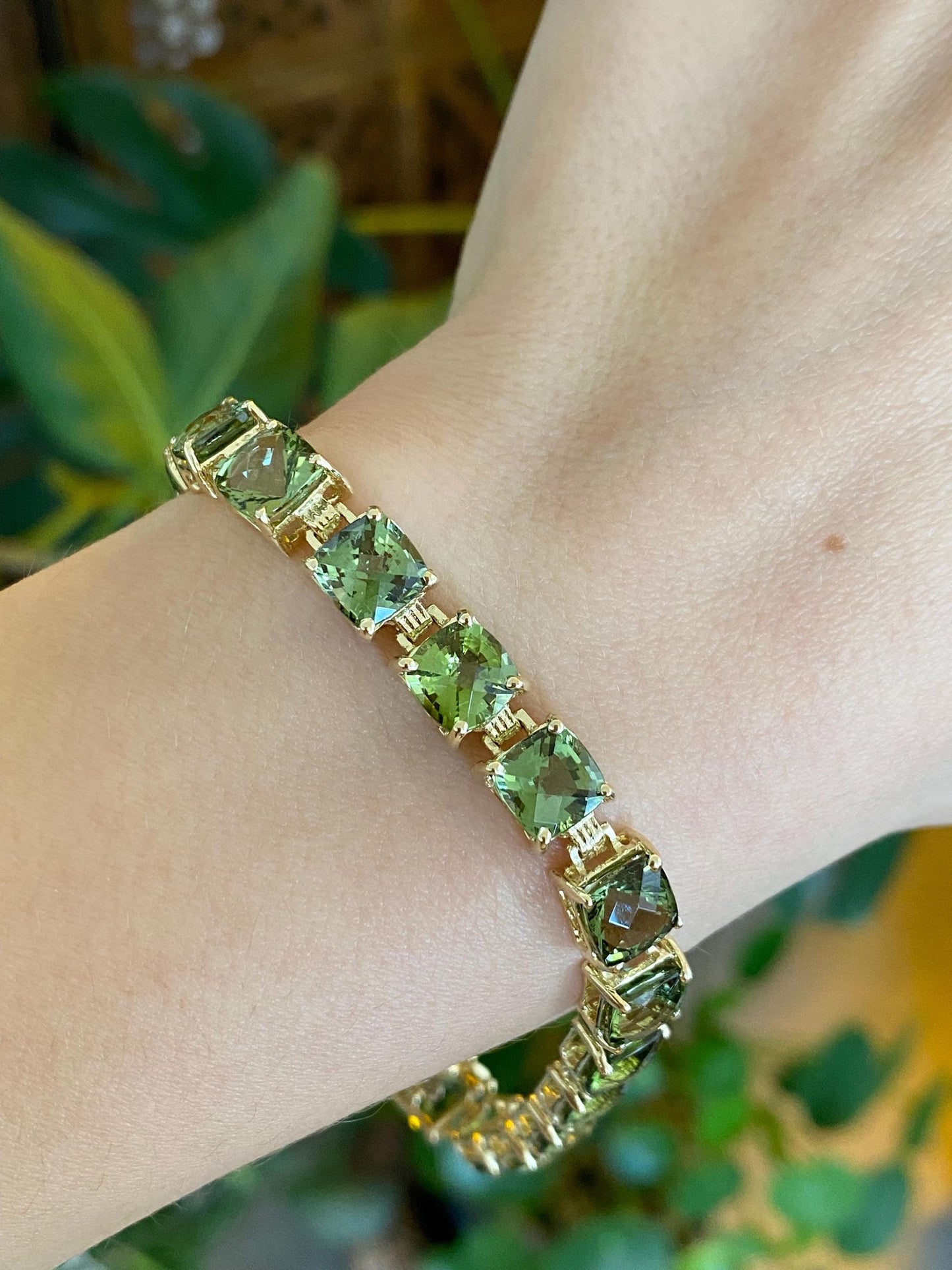 Vintage Solid 14k Yellow Gold Green Tourmaline Link Bracelet - 8 inches