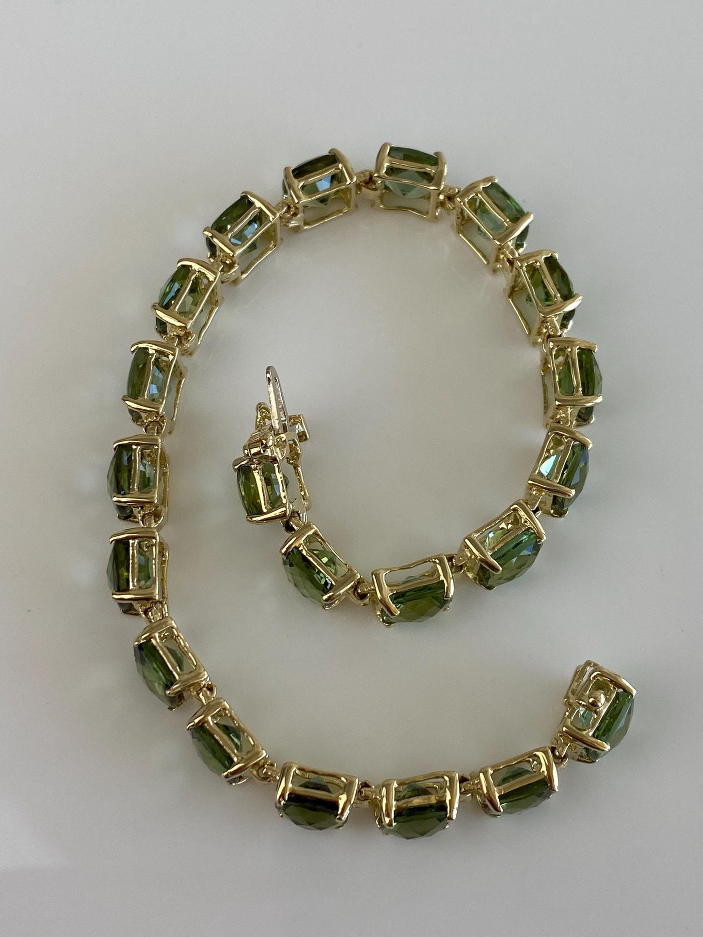 Vintage Solid 14k Yellow Gold Green Tourmaline Link Bracelet - 8 inches