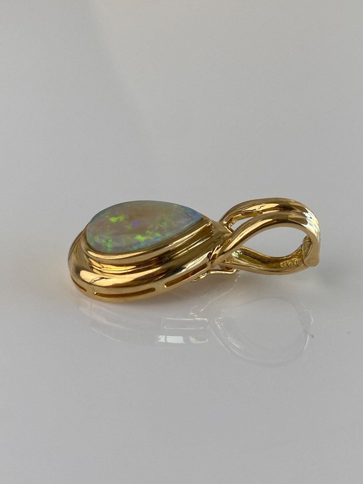 Vintage Solid 18k Yellow Gold Opal Teardrop Charm