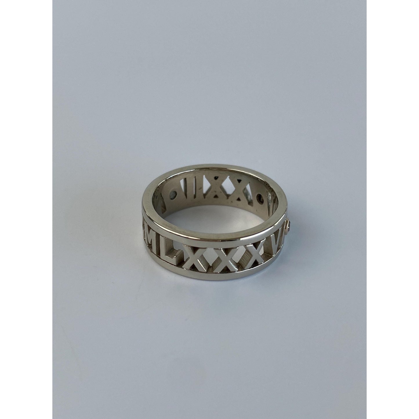 Vintage Solid 14k White Gold Diamond Roman Numeral Ring Band - Size 5.5