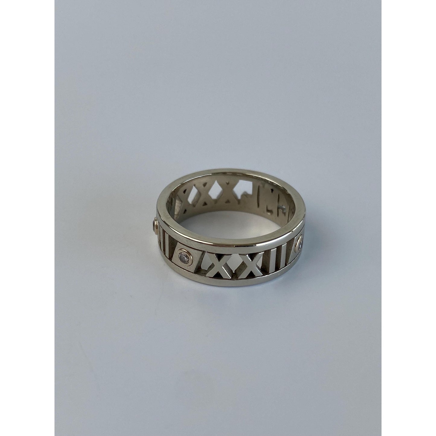 Vintage Solid 14k White Gold Diamond Roman Numeral Ring Band - Size 5.5