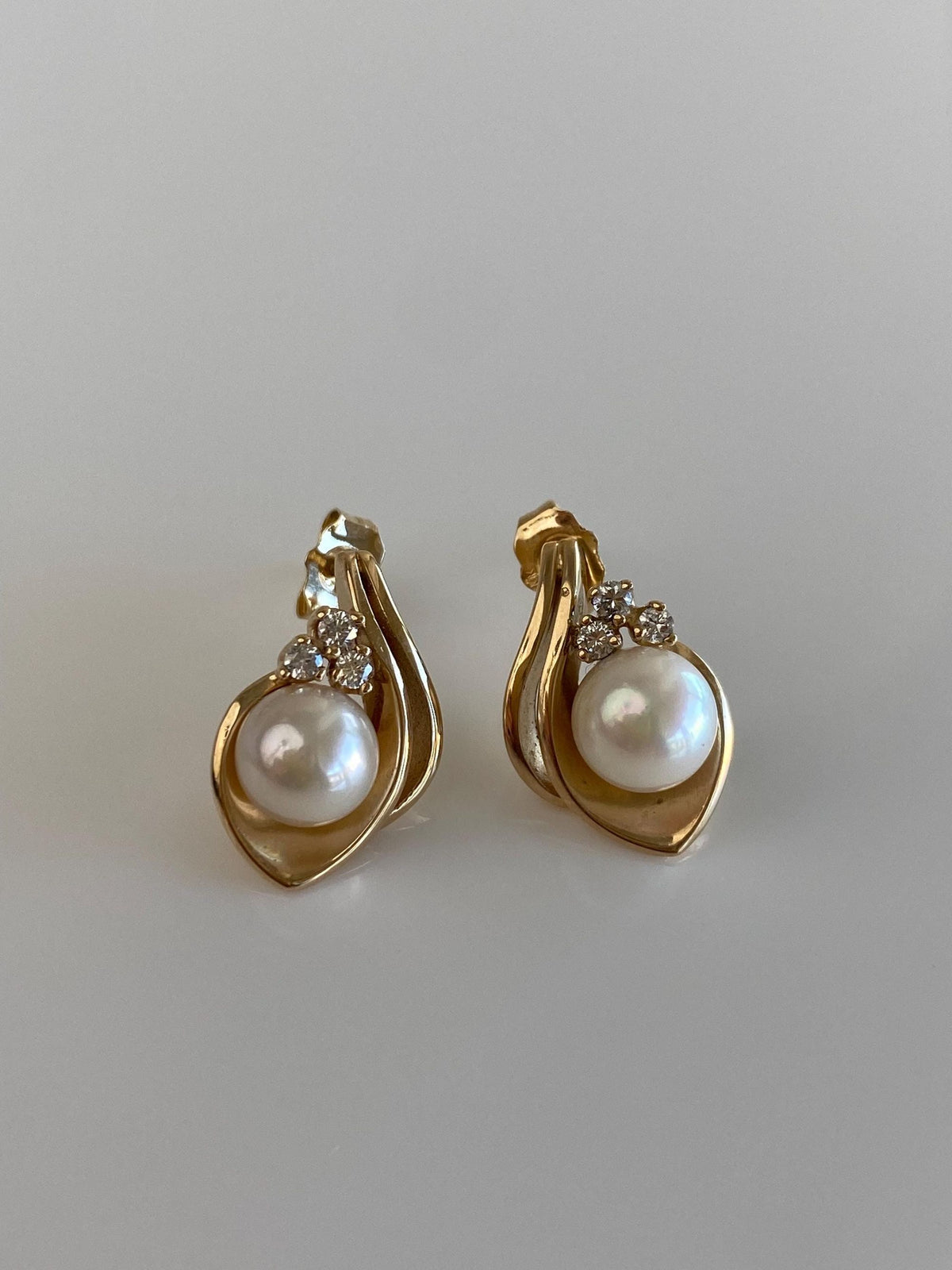 Vintage Solid 14k Yellow Gold Diamonds Pearl Twist Drop Earrings
