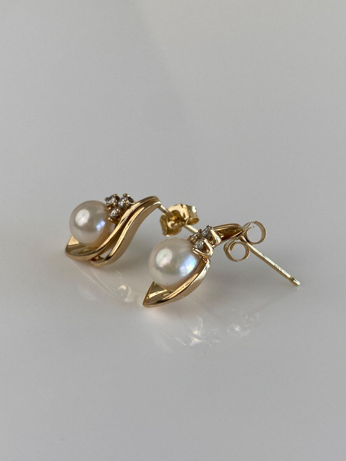 Vintage Solid 14k Yellow Gold Diamonds Pearl Twist Drop Earrings