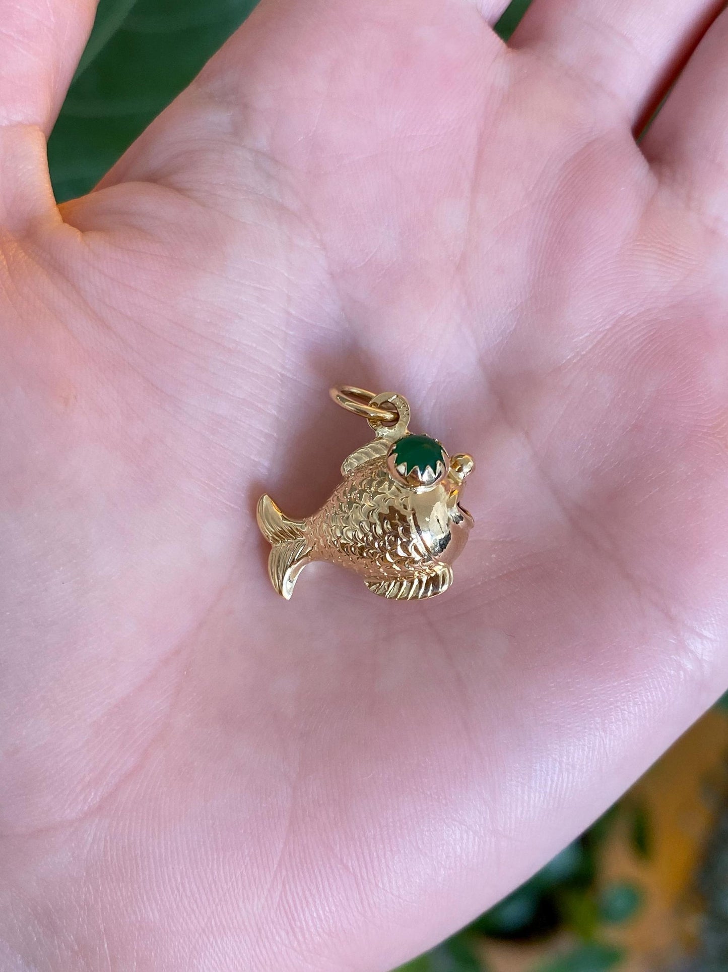 Vintage 18k Yellow Gold Green Chalcedony Fish Charm