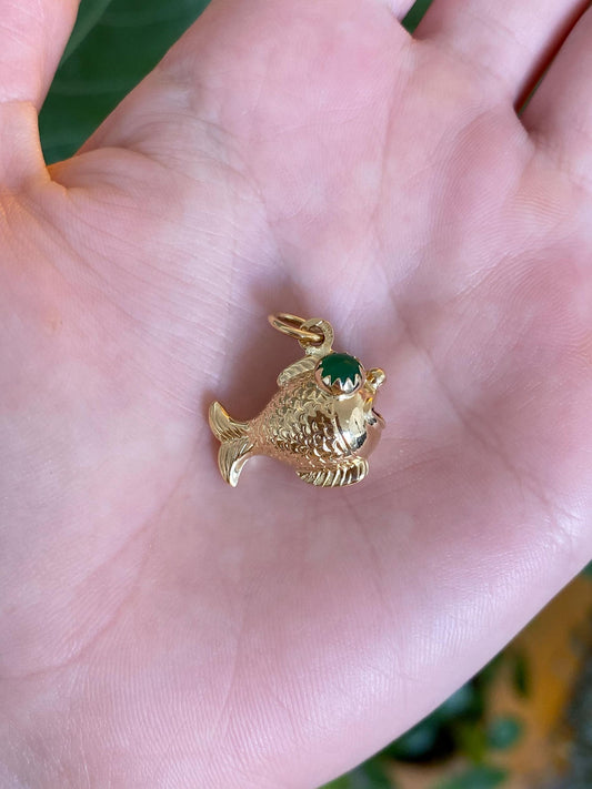 Vintage 18k Yellow Gold Green Chalcedony Fish Charm