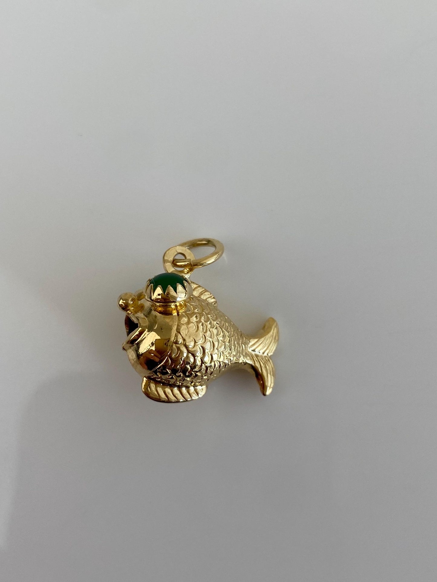 Vintage 18k Yellow Gold Green Chalcedony Fish Charm