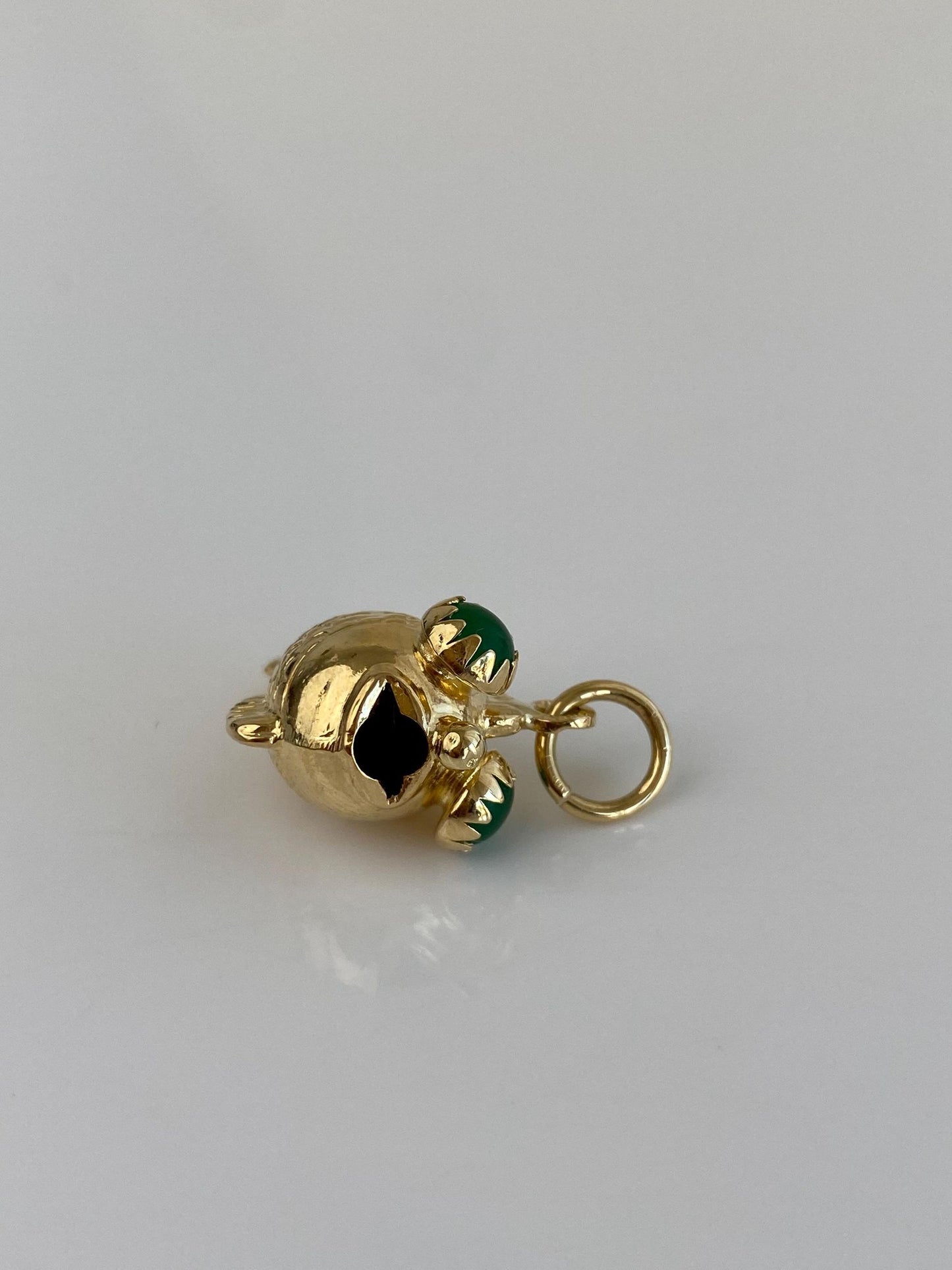 Vintage 18k Yellow Gold Green Chalcedony Fish Charm