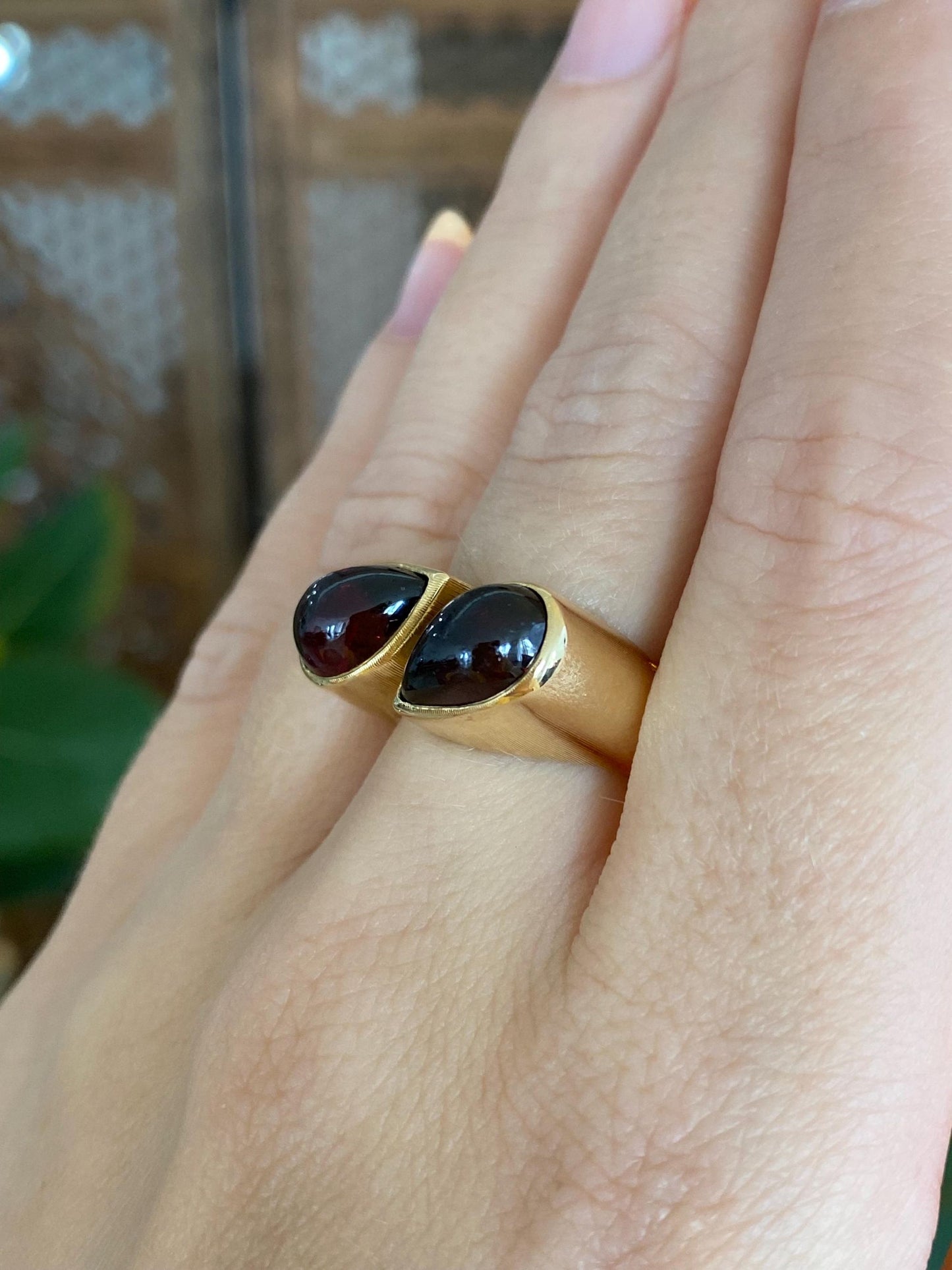 Vintage Solid 18k Yellow Gold Garnet Teardrops Bypass Open Ring - Size 6.25
