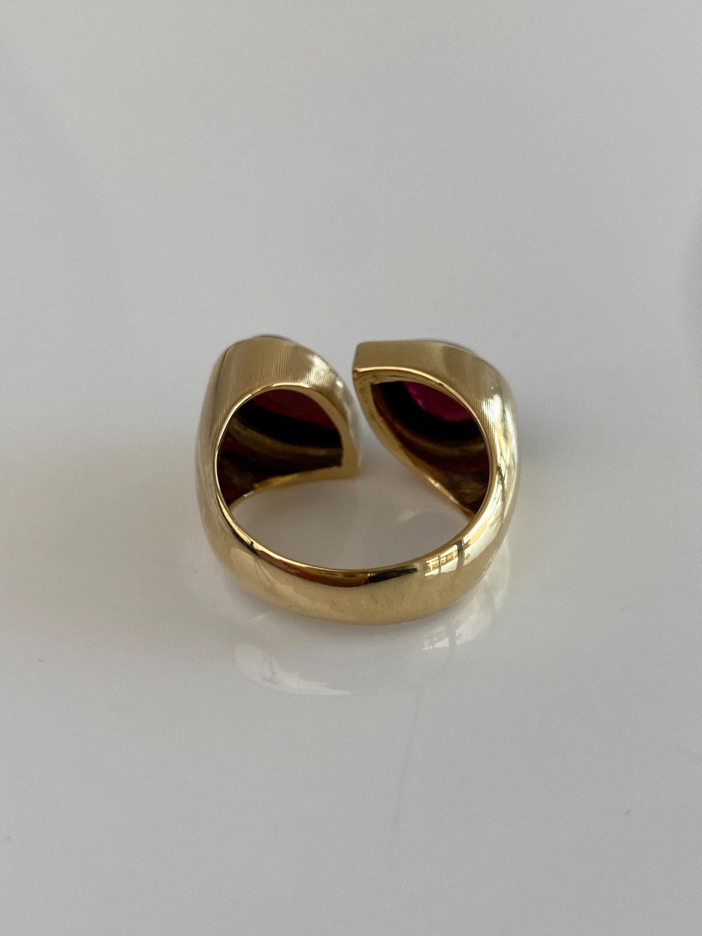 Vintage Solid 18k Yellow Gold Garnet Teardrops Bypass Open Ring - Size 6.25