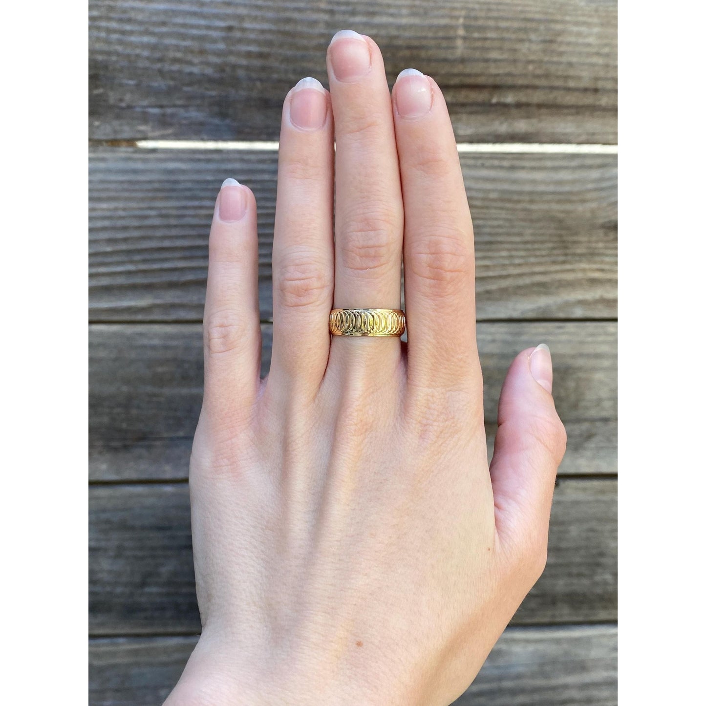 Vintage Solid 14k Yellow Gold Pattern Ring Band - Size 6.75-7